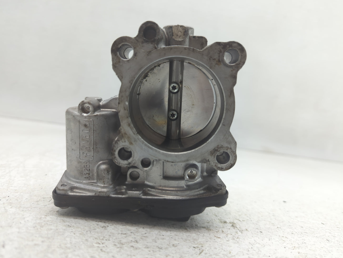 2017-2019 Ford Escape Throttle Body P/N:B18 158 5385 DS7G-9F991-CA Fits Fits 2014 2015 2016 2017 2018 2019 2020 OEM Used Aut
