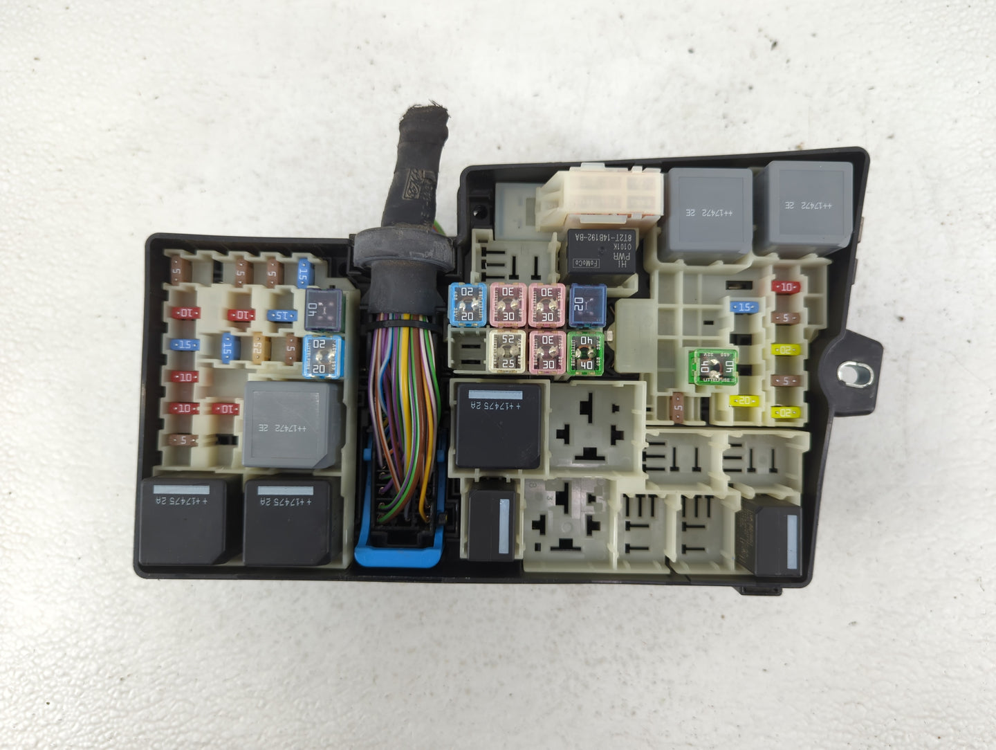2018 Ford Escape Fusebox Fuse Box Panel Relay Module P/N:E02345500 AV6T-14A067-AD Fits OEM Used Auto Parts - Oemusedautopart