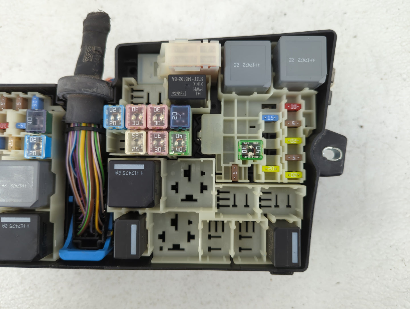 2018 Ford Escape Fusebox Fuse Box Panel Relay Module P/N:E02345500 AV6T-14A067-AD Fits OEM Used Auto Parts - Oemusedautopart