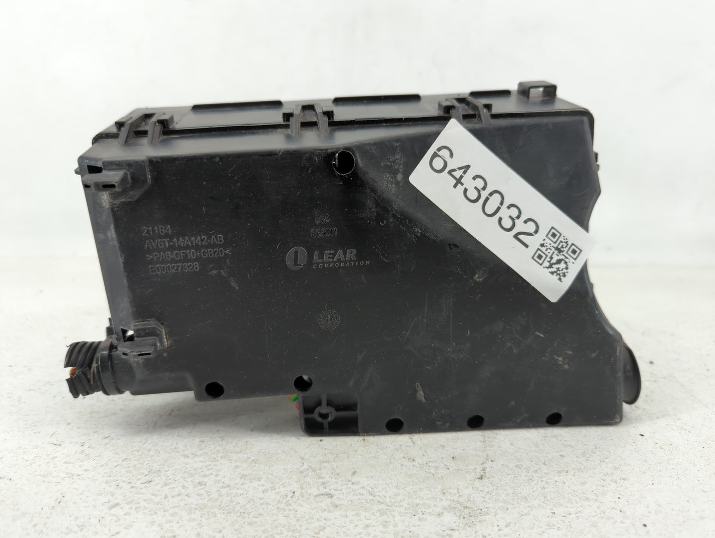 2018 Ford Escape Fusebox Fuse Box Panel Relay Module P/N:E02345500 AV6T-14A067-AD Fits OEM Used Auto Parts - Oemusedautopart