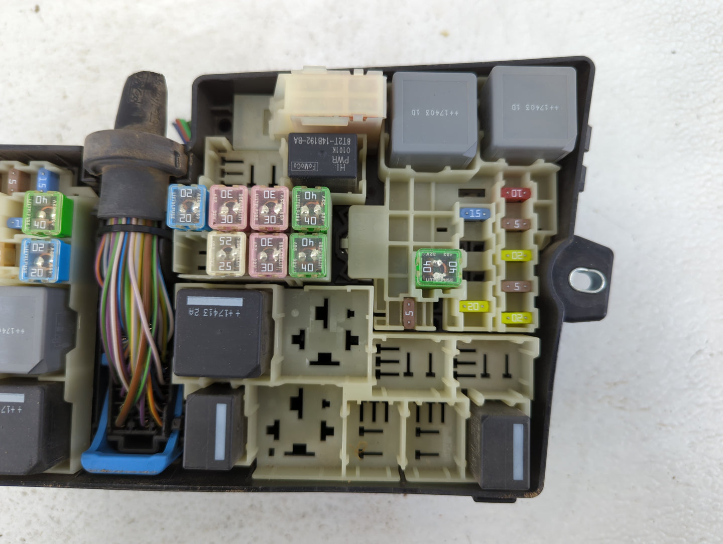2018 Ford Escape Fusebox Fuse Box Panel Relay Module P/N:E02345500 AV6T-14A067-AD Fits OEM Used Auto Parts - Oemusedautopart