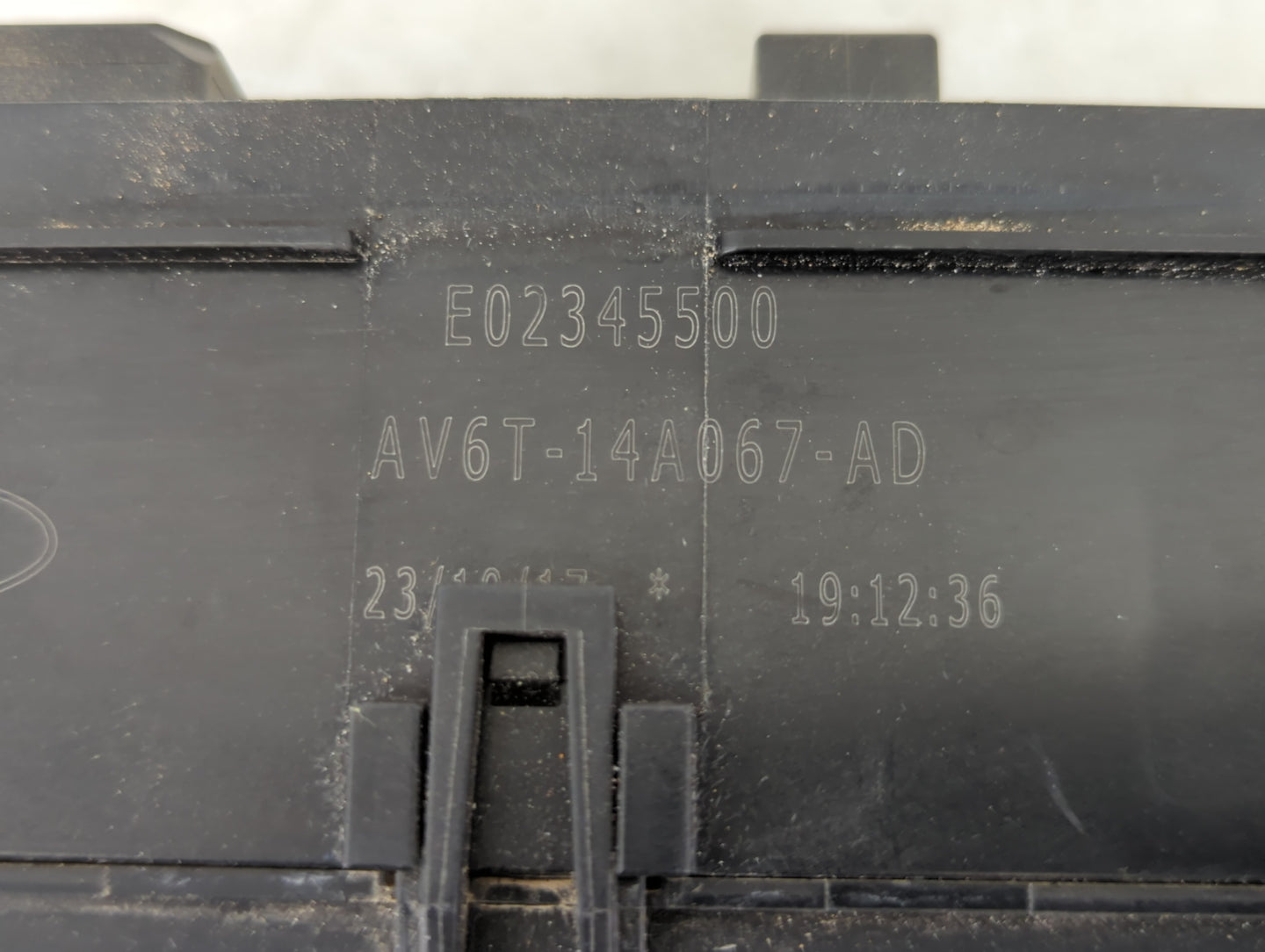 2018 Ford Escape Fusebox Fuse Box Panel Relay Module P/N:E02345500 AV6T-14A067-AD Fits OEM Used Auto Parts - Oemusedautopart