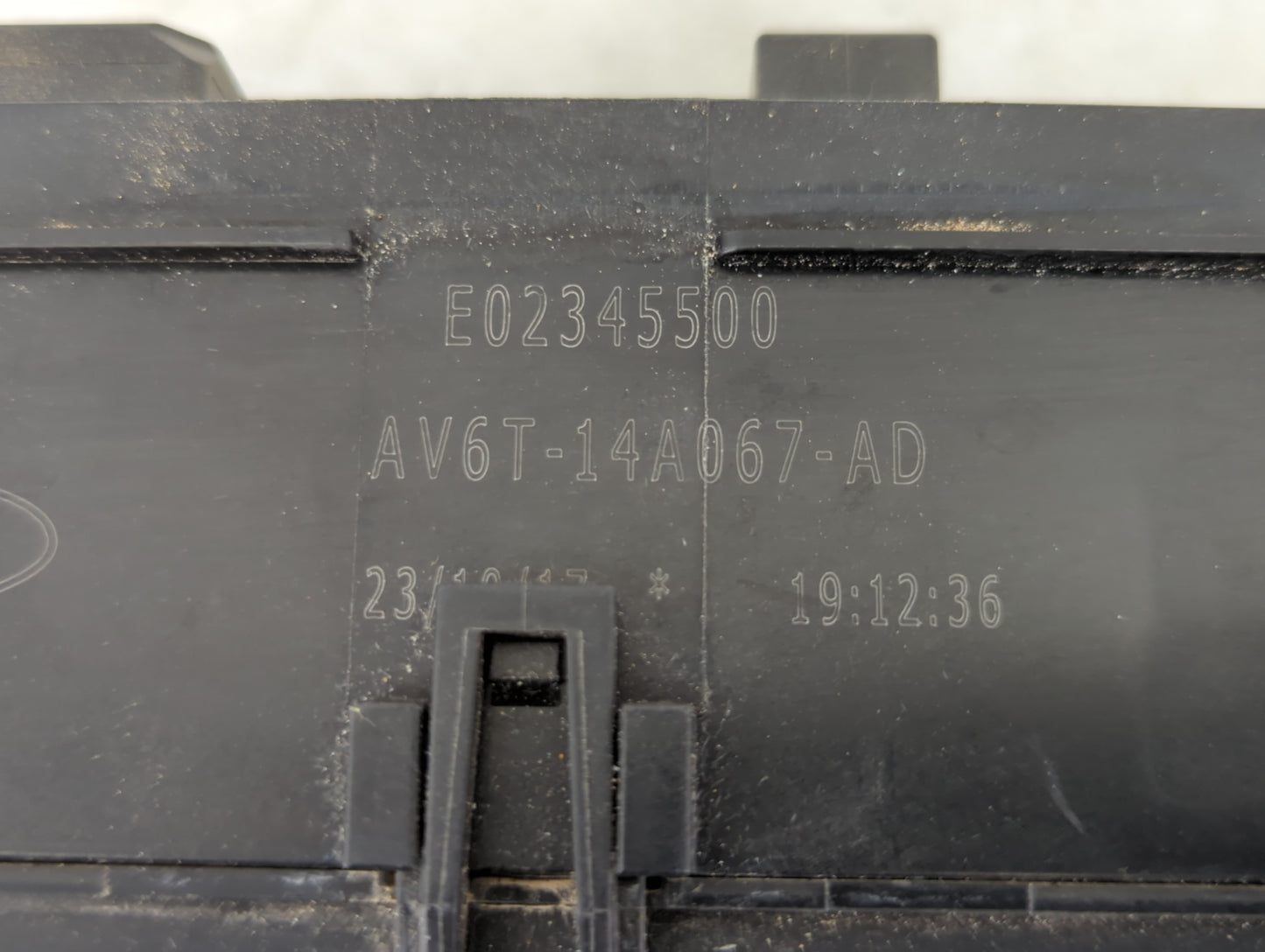 2018 Ford Escape Fusebox Fuse Box Panel Relay Module P/N:E02345500 AV6T-14A067-AD Fits OEM Used Auto Parts - Oemusedautopart