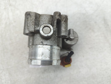 2017-2019 Ford Escape Throttle Body P/N:B18 135 6867 DS7G-9F991-CA Fits Fits 2014 2015 2016 2017 2018 2019 2020 OEM Used Auto Parts