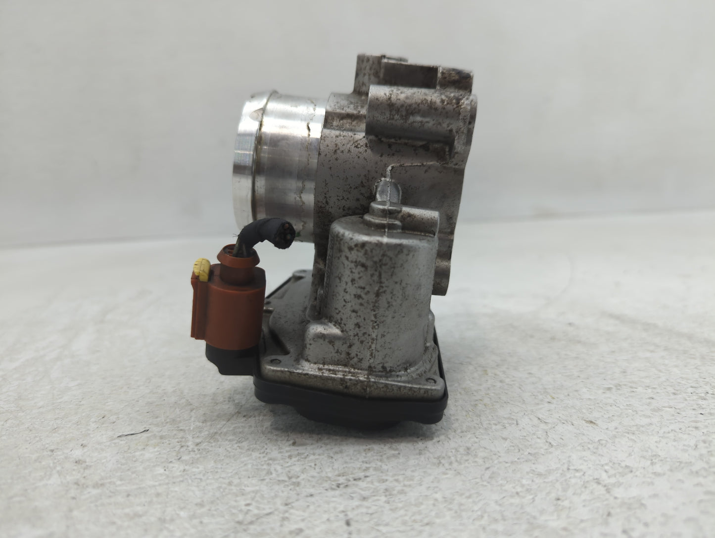 2017-2019 Ford Escape Throttle Body P/N:B18 135 6867 DS7G-9F991-CA Fits Fits 2014 2015 2016 2017 2018 2019 2020 OEM Used Aut