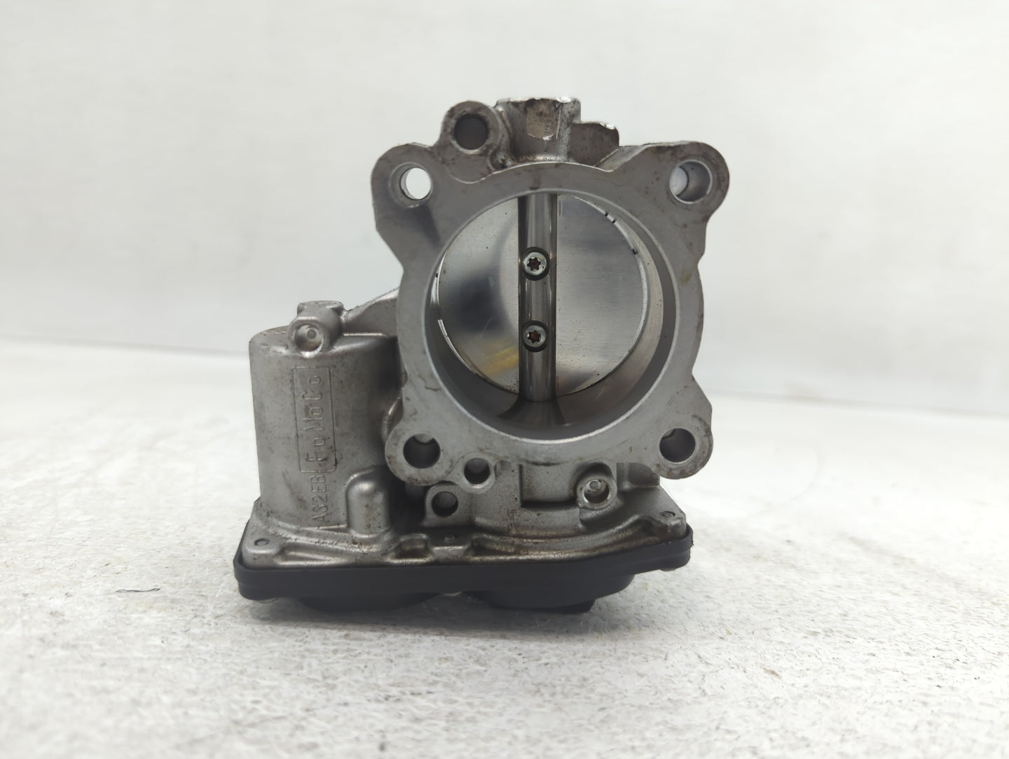 2017-2019 Ford Escape Throttle Body P/N:B18 135 6867 DS7G-9F991-CA Fits Fits 2014 2015 2016 2017 2018 2019 2020 OEM Used Aut