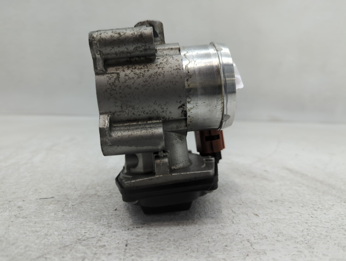 2017-2019 Ford Escape Throttle Body P/N:B18 135 6867 DS7G-9F991-CA Fits Fits 2014 2015 2016 2017 2018 2019 2020 OEM Used Aut