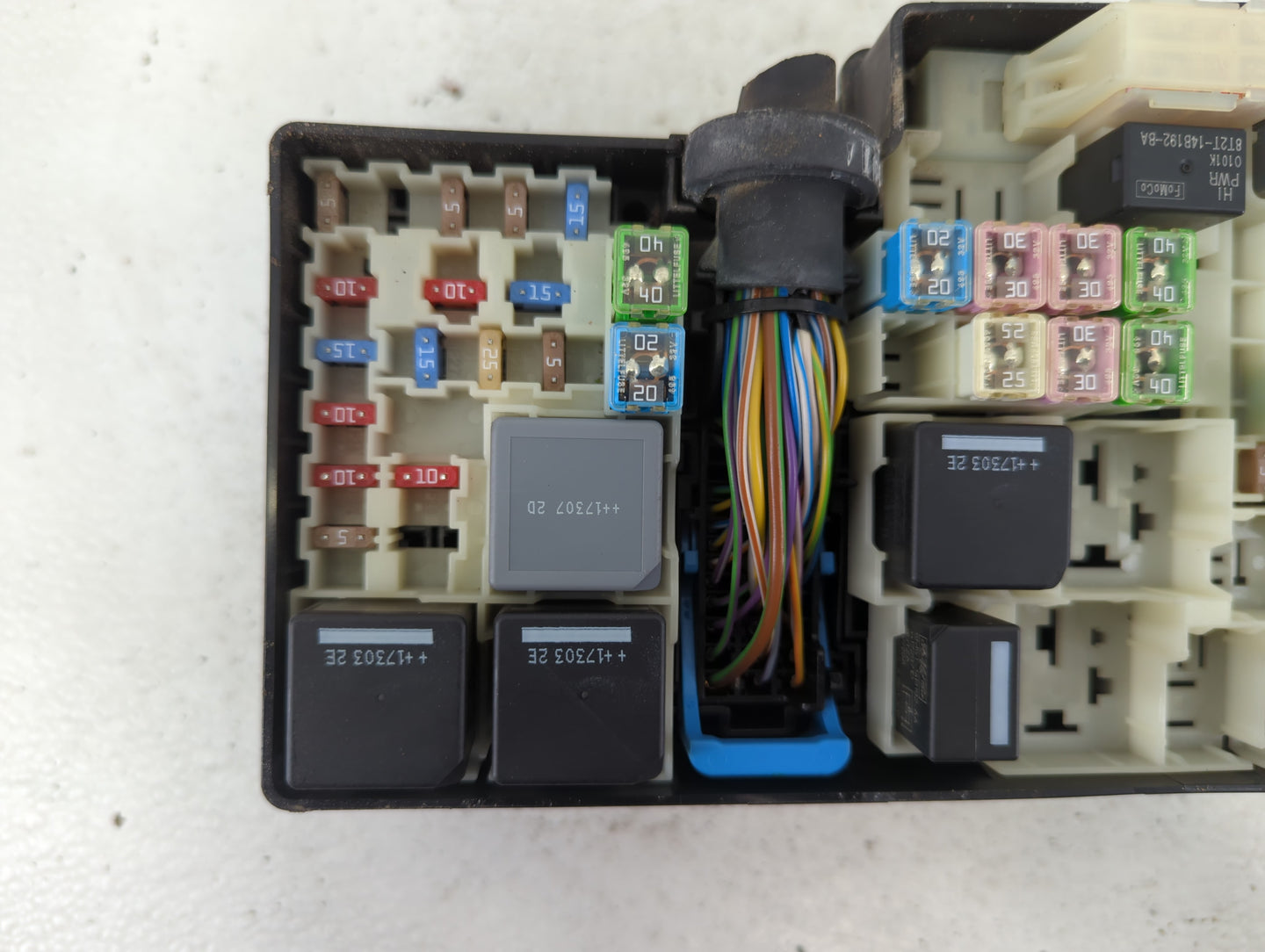 2018 Ford Escape Fusebox Fuse Box Panel Relay Module P/N:E02345500 AV6T-14A067-AD Fits OEM Used Auto Parts - Oemusedautopart
