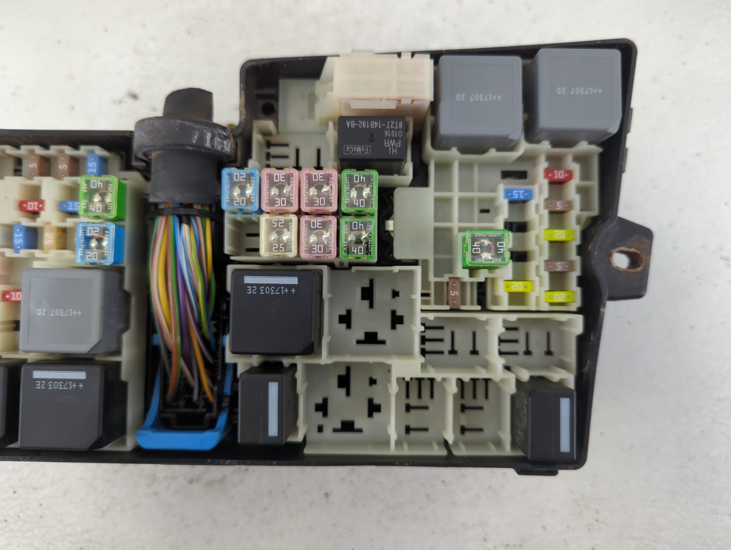 2018 Ford Escape Fusebox Fuse Box Panel Relay Module P/N:E02345500 AV6T-14A067-AD Fits OEM Used Auto Parts - Oemusedautopart