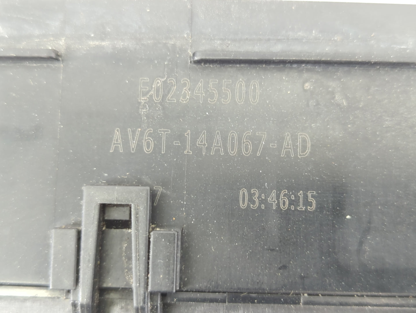 2018 Ford Escape Fusebox Fuse Box Panel Relay Module P/N:E02345500 AV6T-14A067-AD Fits OEM Used Auto Parts - Oemusedautopart
