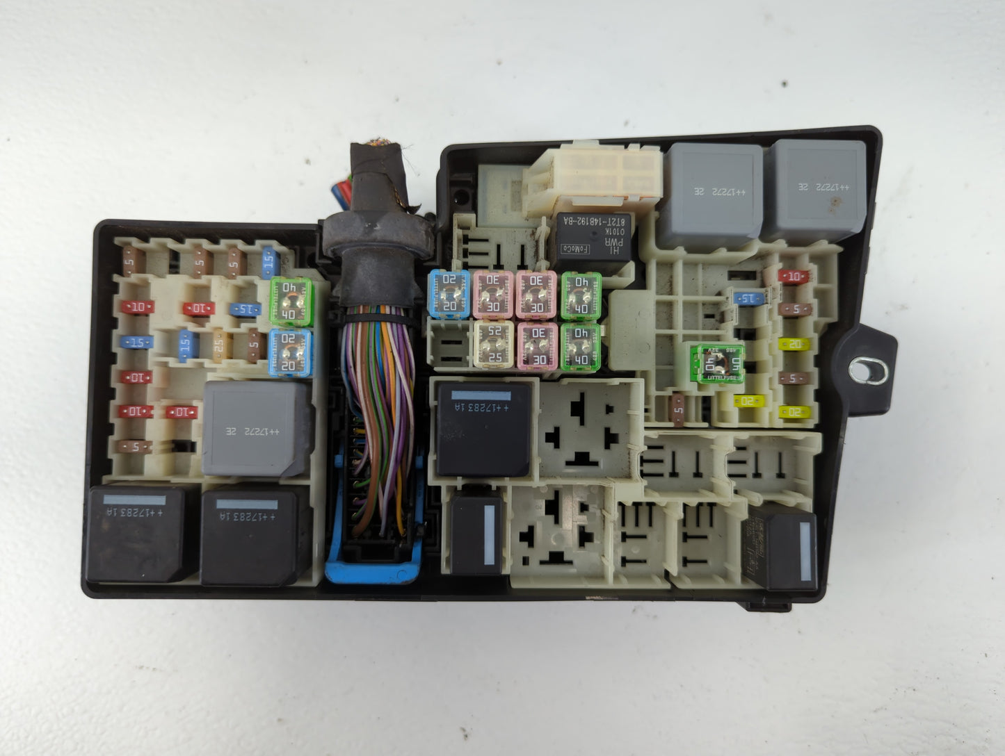 2018 Ford Escape Fusebox Fuse Box Panel Relay Module P/N:E00027328 AV6T-14A142-AB Fits OEM Used Auto Parts - Oemusedautopart