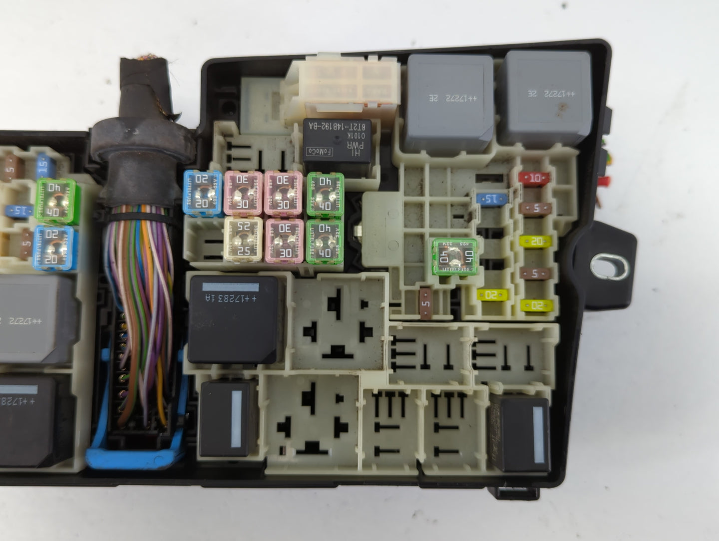 2018 Ford Escape Fusebox Fuse Box Panel Relay Module P/N:E00027328 AV6T-14A142-AB Fits OEM Used Auto Parts - Oemusedautopart