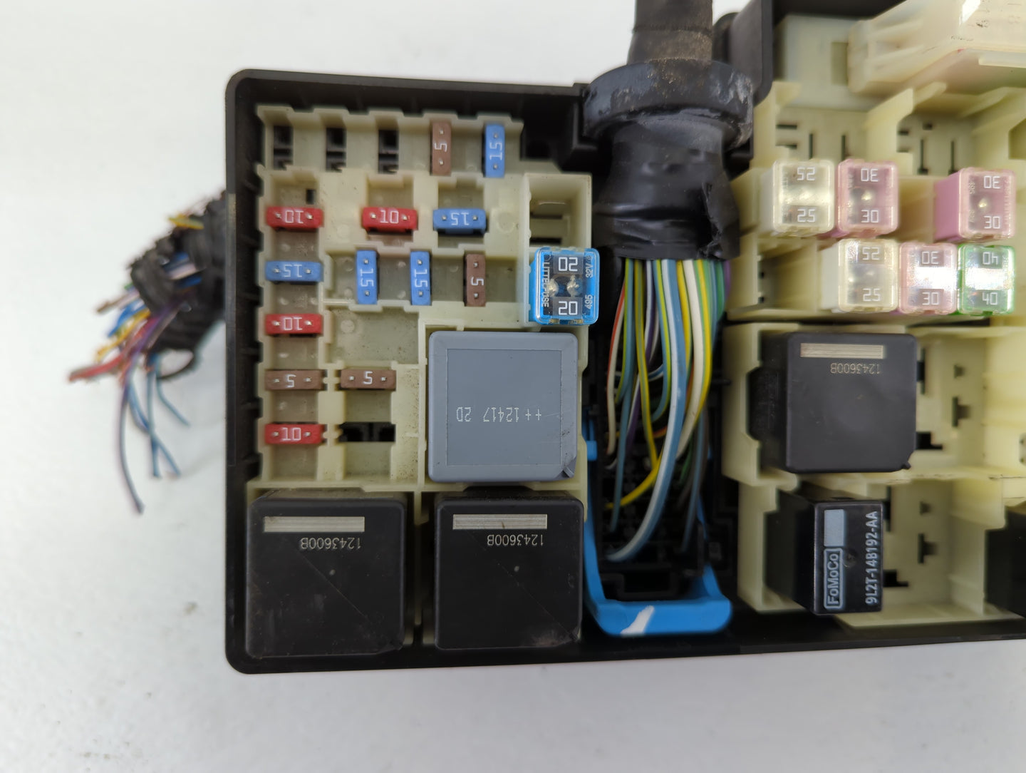 2018 Ford Escape Fusebox Fuse Box Panel Relay Module P/N:E00027328 AV6T-14A142-AB Fits OEM Used Auto Parts - Oemusedautopart