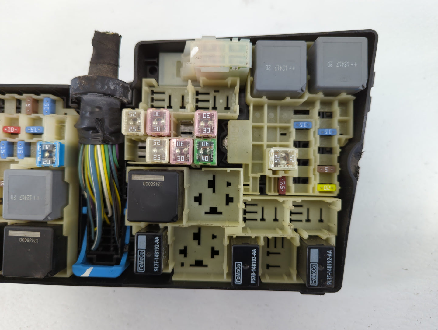 2018 Ford Escape Fusebox Fuse Box Panel Relay Module P/N:E00027328 AV6T-14A142-AB Fits OEM Used Auto Parts - Oemusedautopart