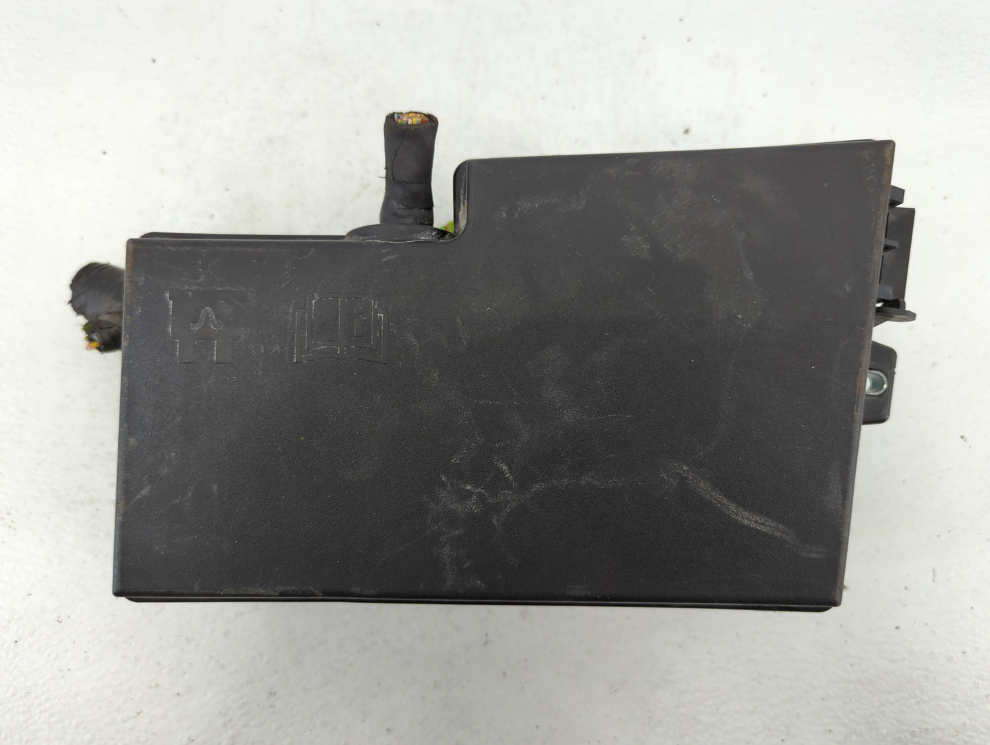 2018 Ford Escape Fusebox Fuse Box Panel Relay Module P/N:E02345500 AV6T-14A067-AD Fits OEM Used Auto Parts - Oemusedautopart