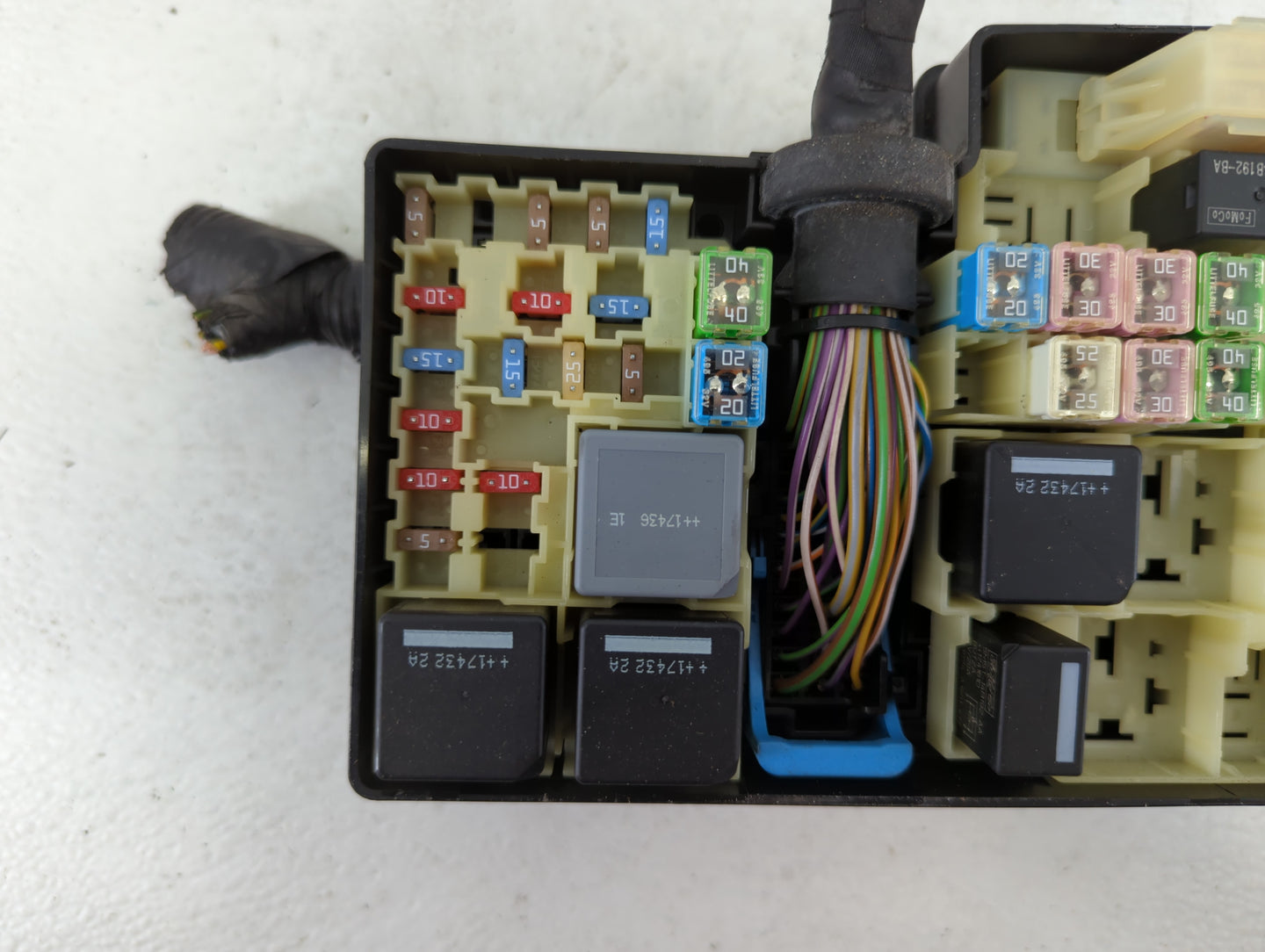 2018 Ford Escape Fusebox Fuse Box Panel Relay Module P/N:E02345500 AV6T-14A067-AD Fits OEM Used Auto Parts - Oemusedautopart