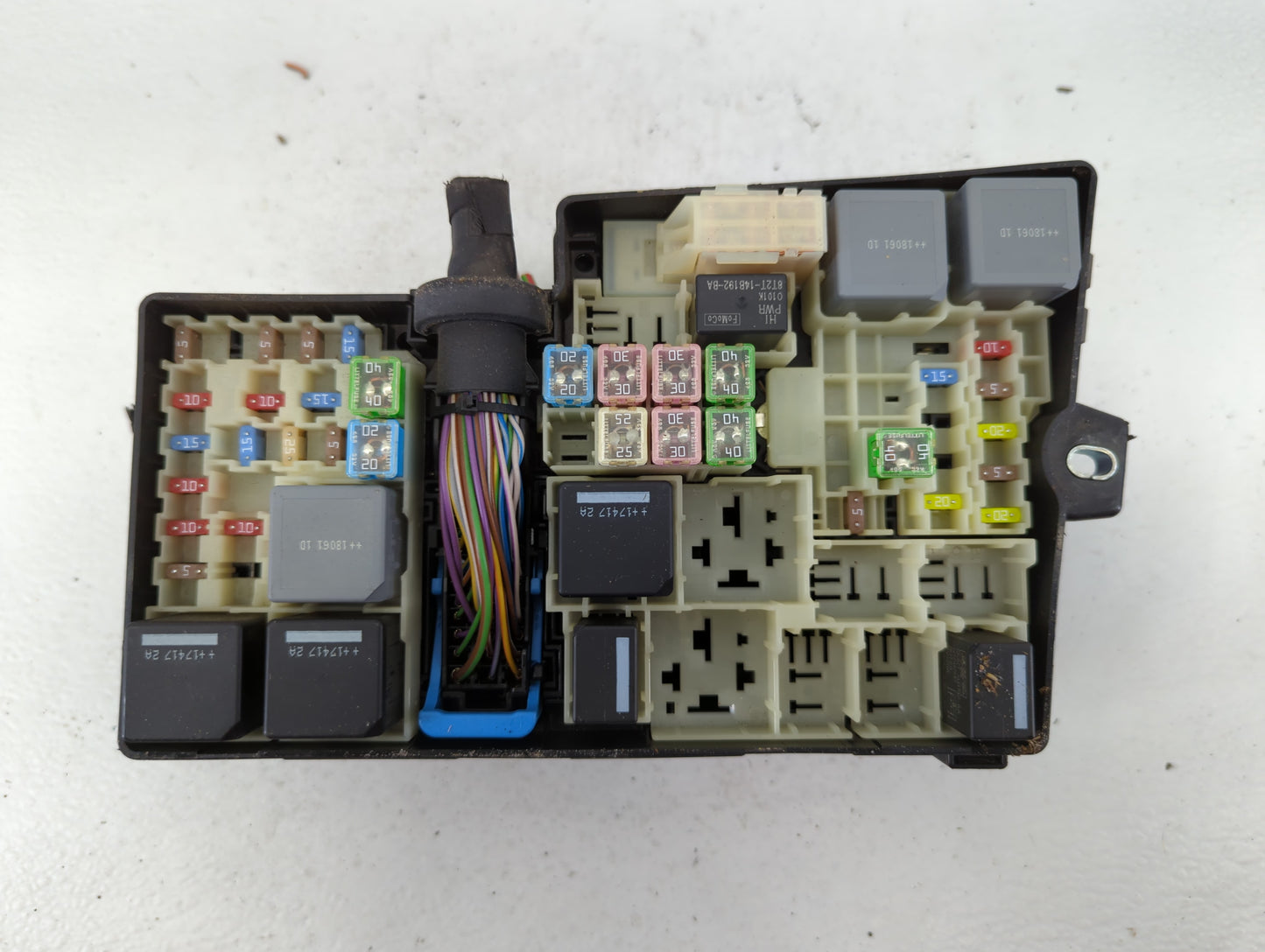 2018 Ford Escape Fusebox Fuse Box Panel Relay Module P/N:E02345500 AV6T-14A067-AD Fits OEM Used Auto Parts - Oemusedautopart