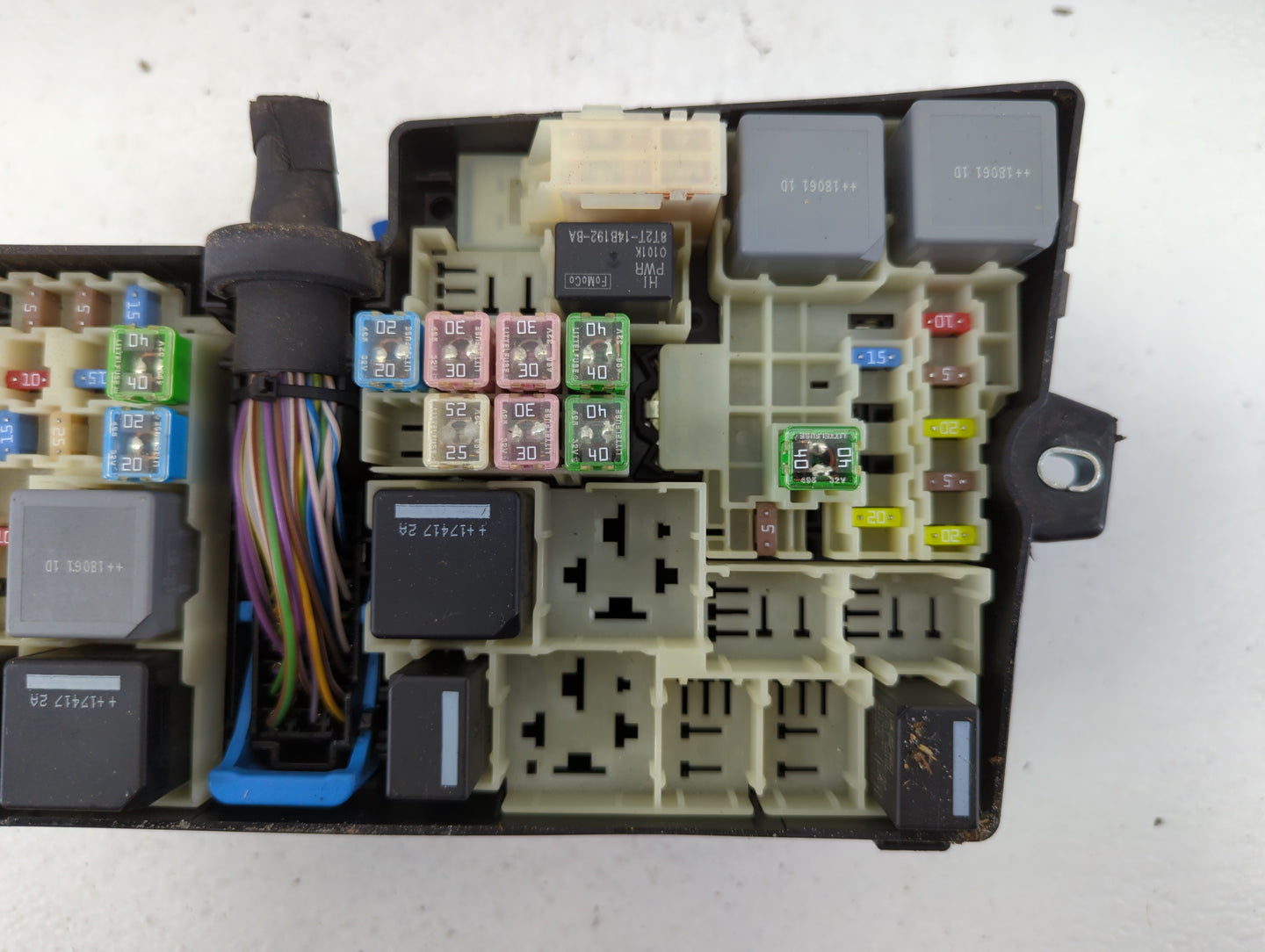 2018 Ford Escape Fusebox Fuse Box Panel Relay Module P/N:E02345500 AV6T-14A067-AD Fits OEM Used Auto Parts - Oemusedautopart