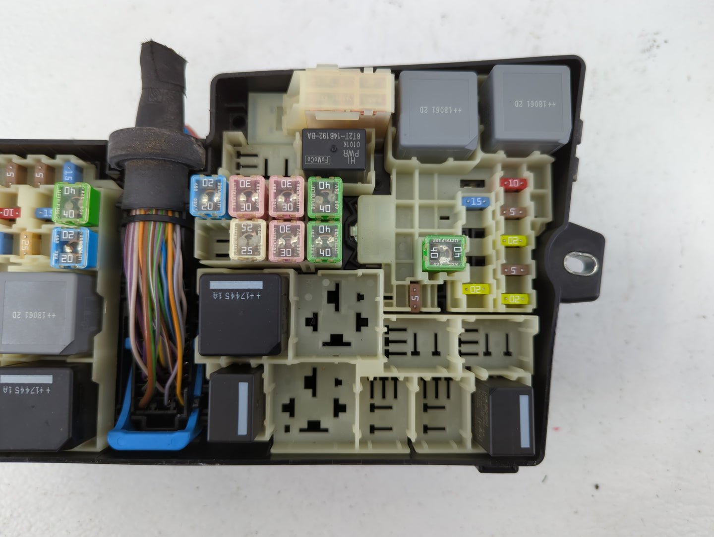 2018 Ford Escape Fusebox Fuse Box Panel Relay Module P/N:E02345500 AV6T-14A067-AD Fits OEM Used Auto Parts - Oemusedautopart