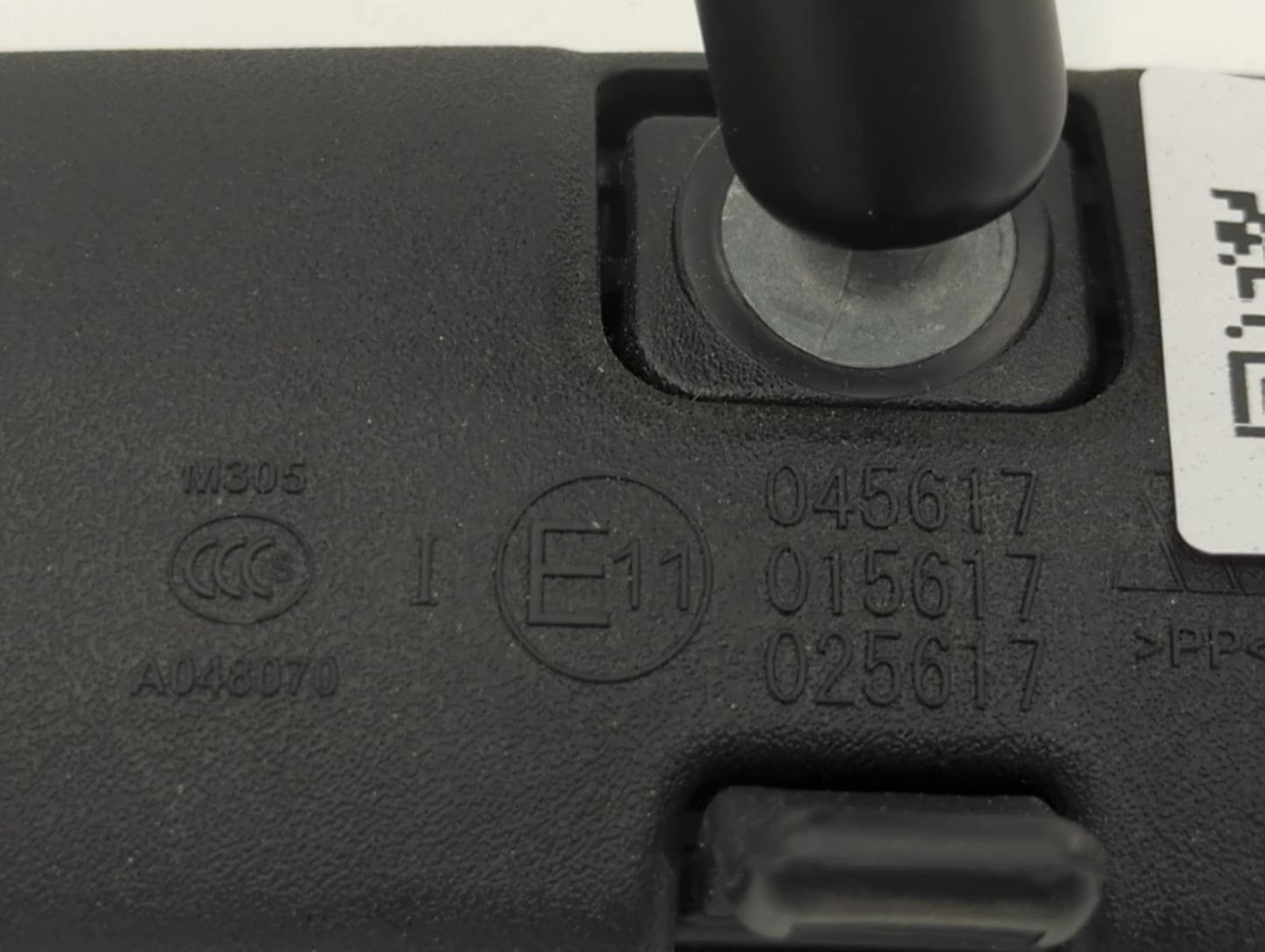 2017-2019 Ford Escape Interior Rear View Mirror Replacement OEM P/N:E11045617 Fits Fits 2015 2016 2017 2018 2019 OEM Used Au