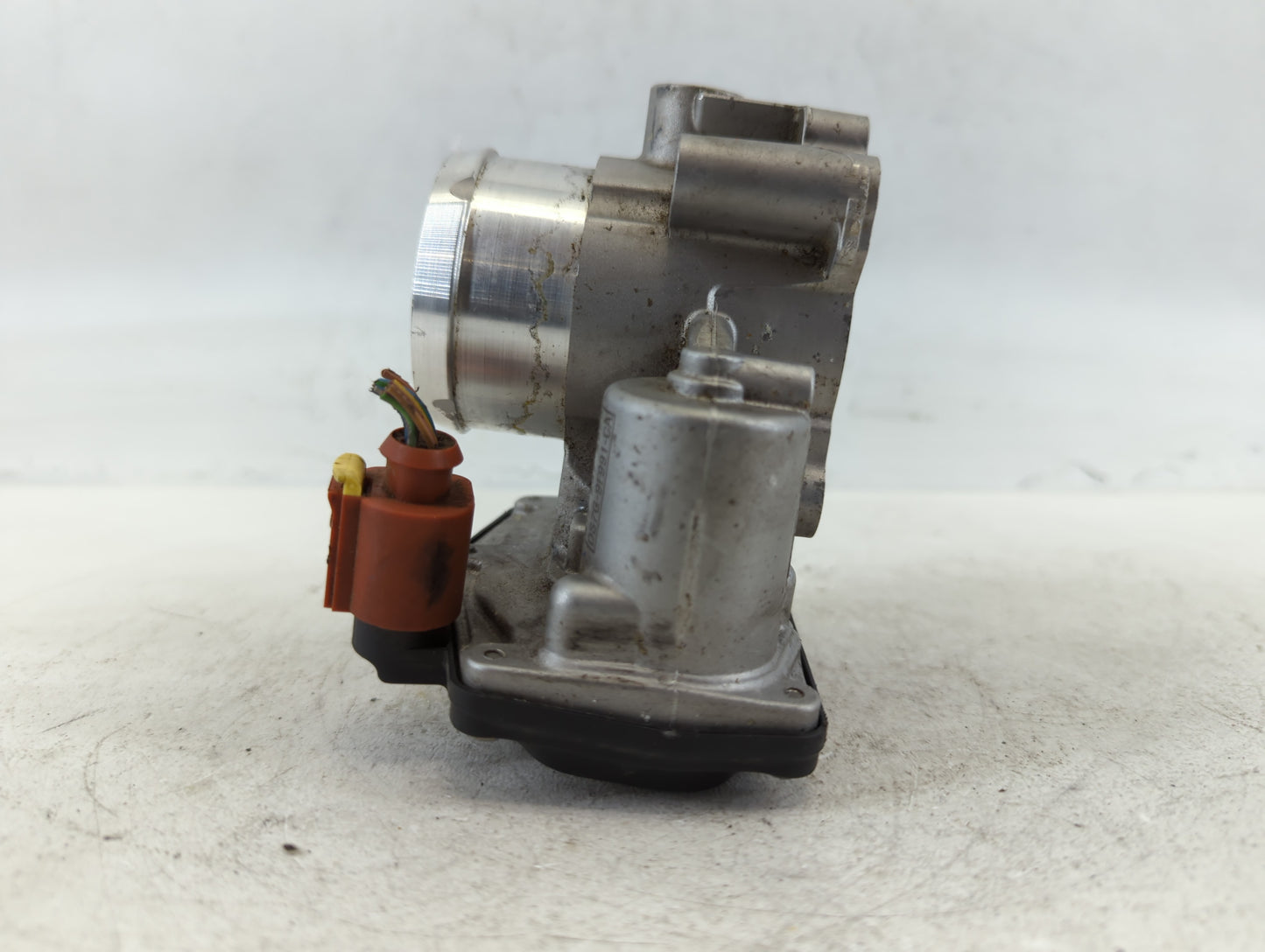 2017-2019 Ford Escape Throttle Body P/N:DS7G-9F991-CA Fits Fits 2014 2015 2016 2017 2018 2019 2020 OEM Used Auto Parts - Oem