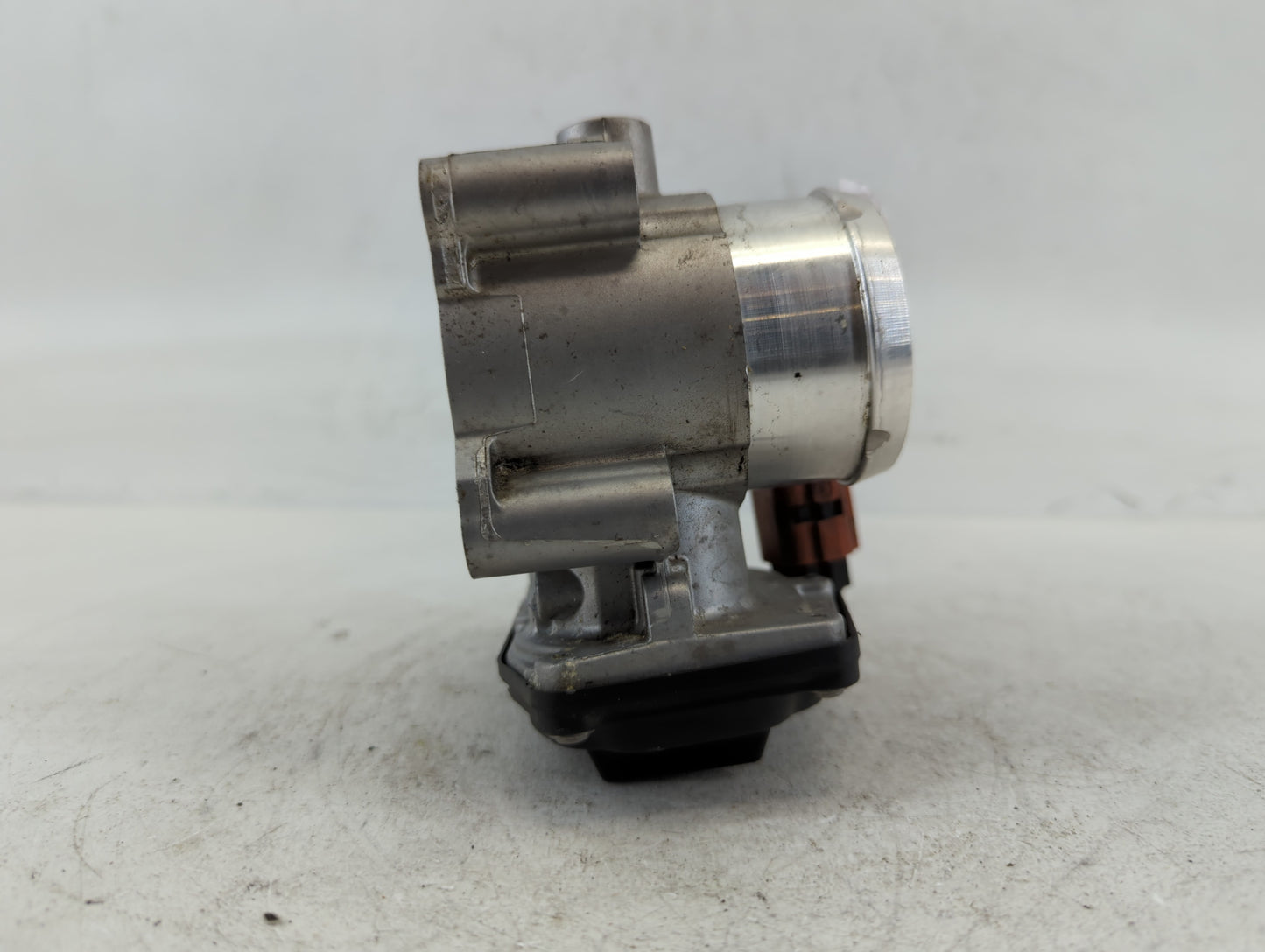 2017-2019 Ford Escape Throttle Body P/N:DS7G-9F991-CA Fits Fits 2014 2015 2016 2017 2018 2019 2020 OEM Used Auto Parts - Oem