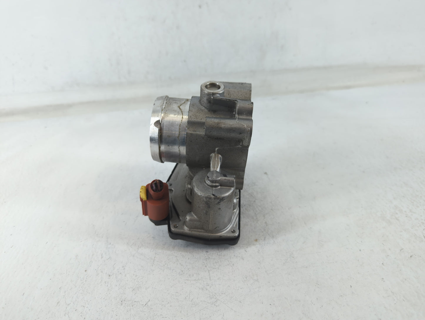 2017-2019 Ford Escape Throttle Body P/N:DS7G-9F991-CA Fits Fits 2014 2015 2016 2017 2018 2019 2020 OEM Used Auto Parts - Oem