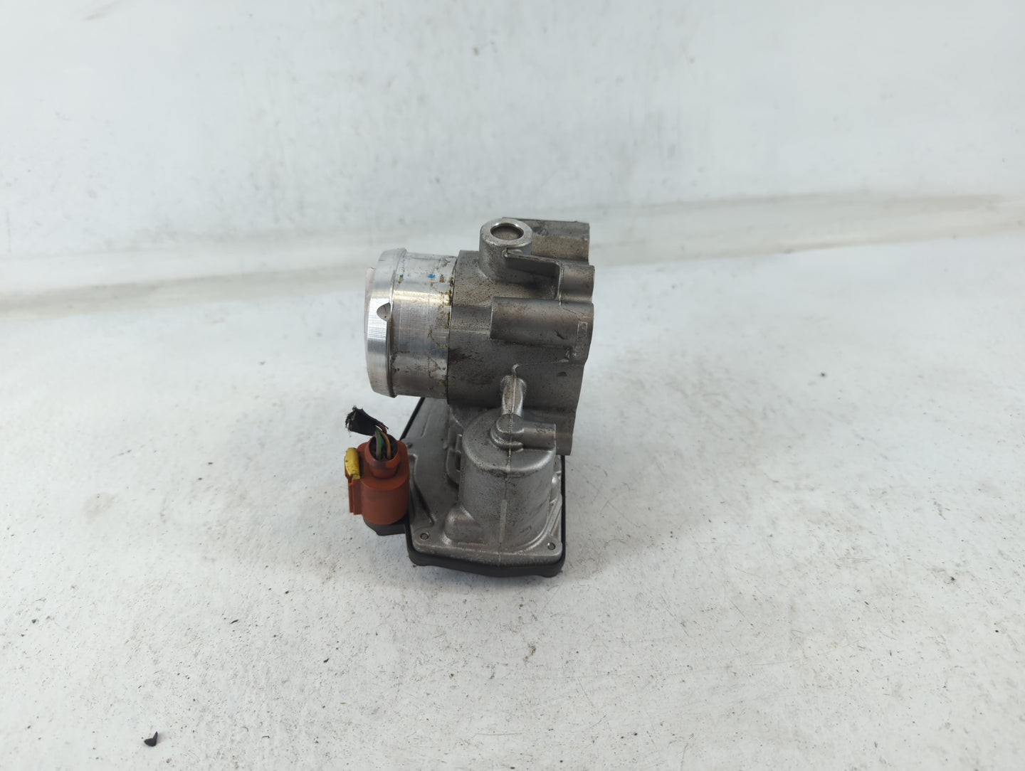 2017-2019 Ford Escape Throttle Body P/N:DS7G-9F991-CA Fits Fits 2014 2015 2016 2017 2018 2019 2020 OEM Used Auto Parts - Oem