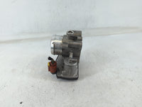2017-2019 Ford Escape Throttle Body P/N:DS7G-9F991-CA Fits Fits 2014 2015 2016 2017 2018 2019 2020 OEM Used Auto Parts - Oem