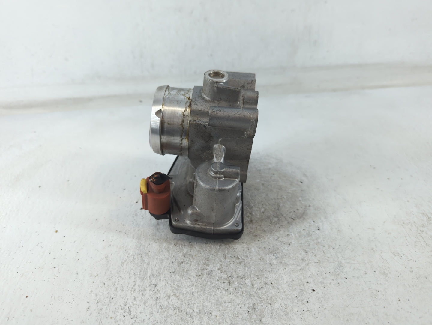2017-2019 Ford Escape Throttle Body P/N:B18 004 5731 DS7G-9F991-CA Fits Fits 2014 2015 2016 2017 2018 2019 2020 OEM Used Aut