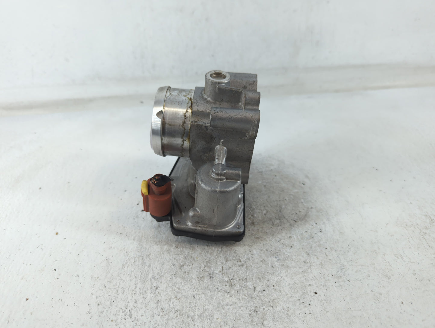 2017-2019 Ford Escape Throttle Body P/N:B18 004 5731 DS7G-9F991-CA Fits Fits 2014 2015 2016 2017 2018 2019 2020 OEM Used Aut