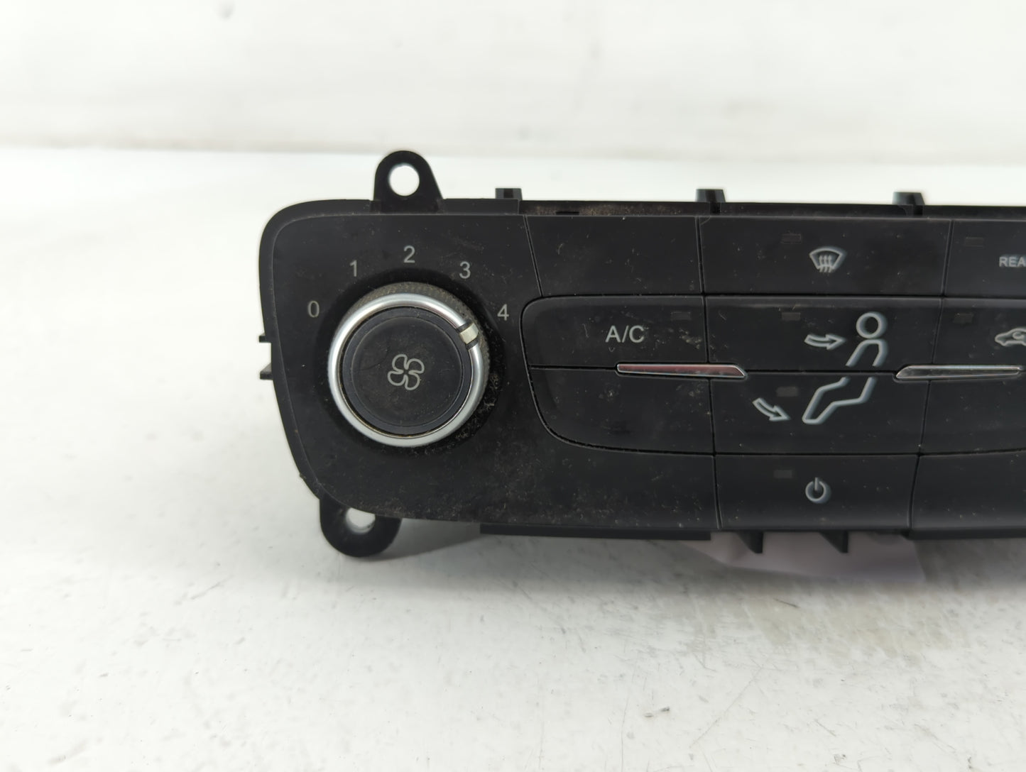2018 Ford Escape Climate Control Module Temperature AC/Heater Replacement P/N:F1ET 19980 F1ET 18549 Fits OEM Used Auto Parts