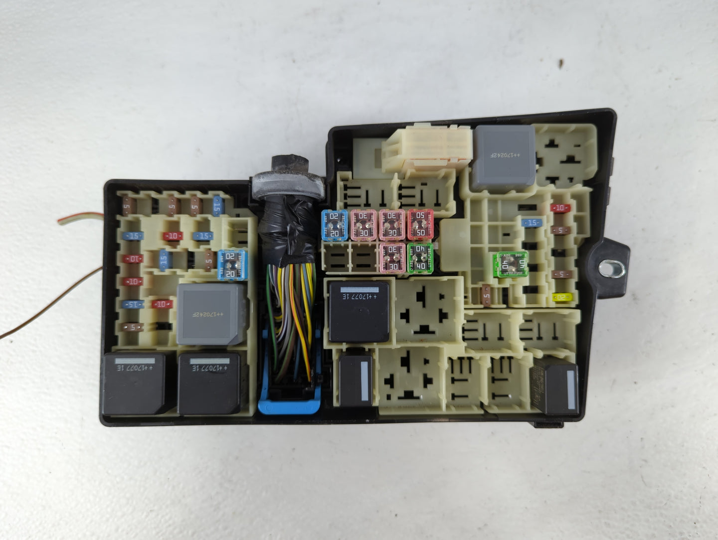 2018 Ford Escape Fusebox Fuse Box Panel Relay Module P/N:E02345500 AV6T-14A067-AD Fits OEM Used Auto Parts - Oemusedautopart