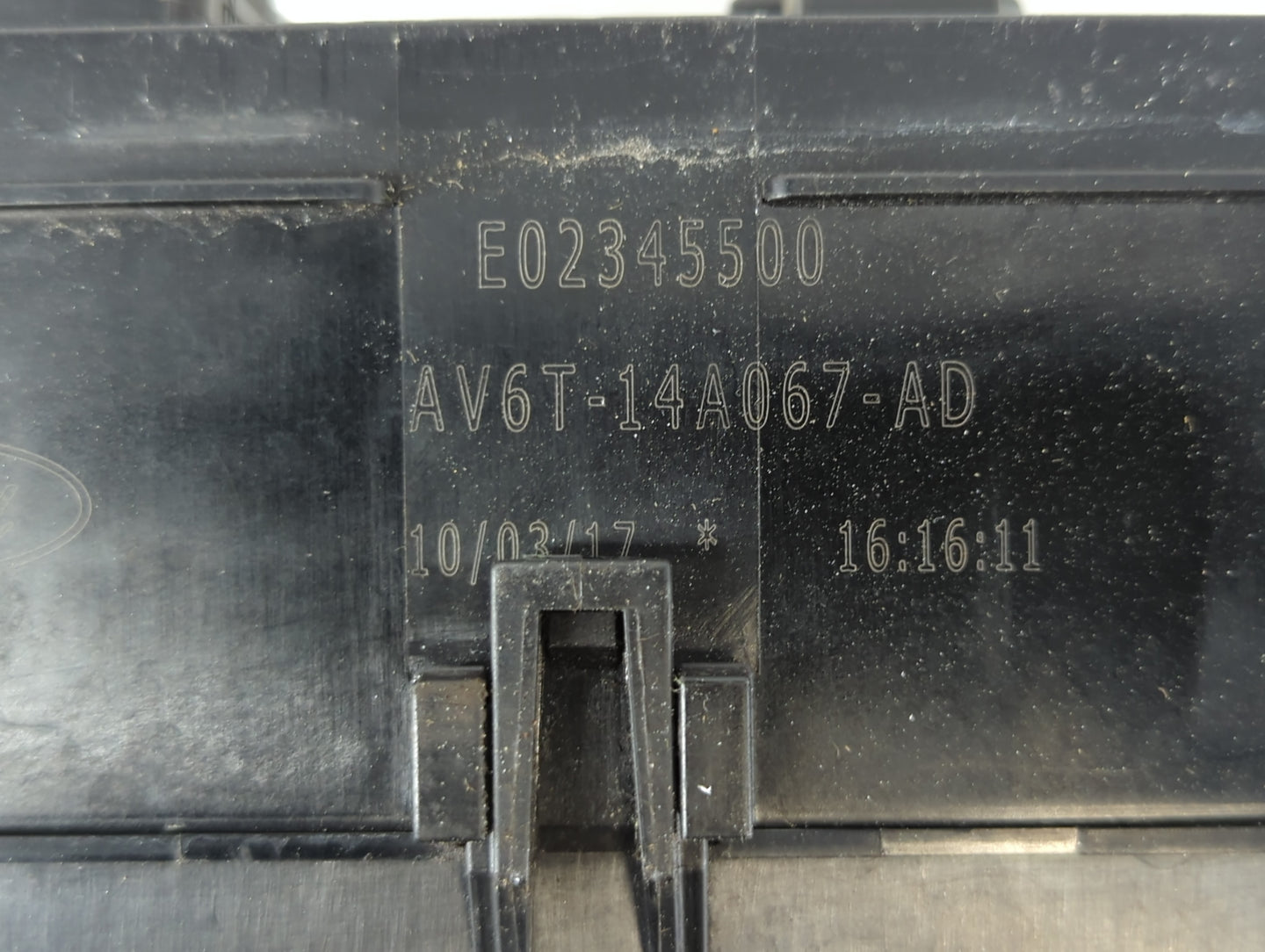 2018 Ford Escape Fusebox Fuse Box Panel Relay Module P/N:E02345500 AV6T-14A067-AD Fits OEM Used Auto Parts - Oemusedautopart