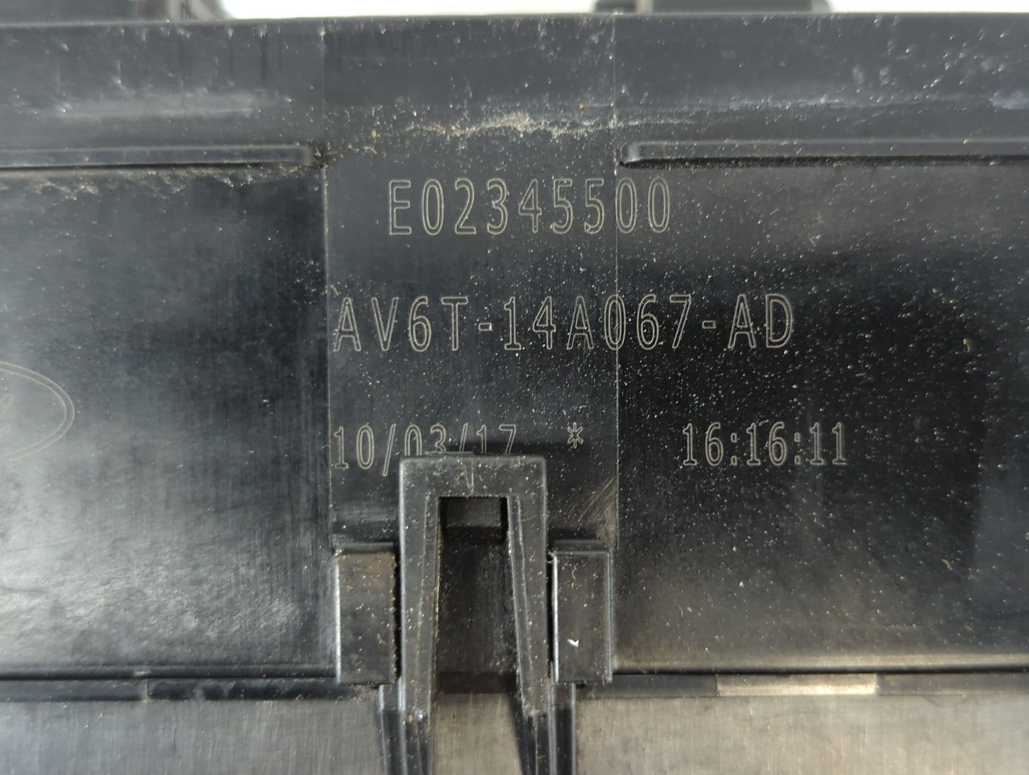 2018 Ford Escape Fusebox Fuse Box Panel Relay Module P/N:E02345500 AV6T-14A067-AD Fits OEM Used Auto Parts - Oemusedautopart