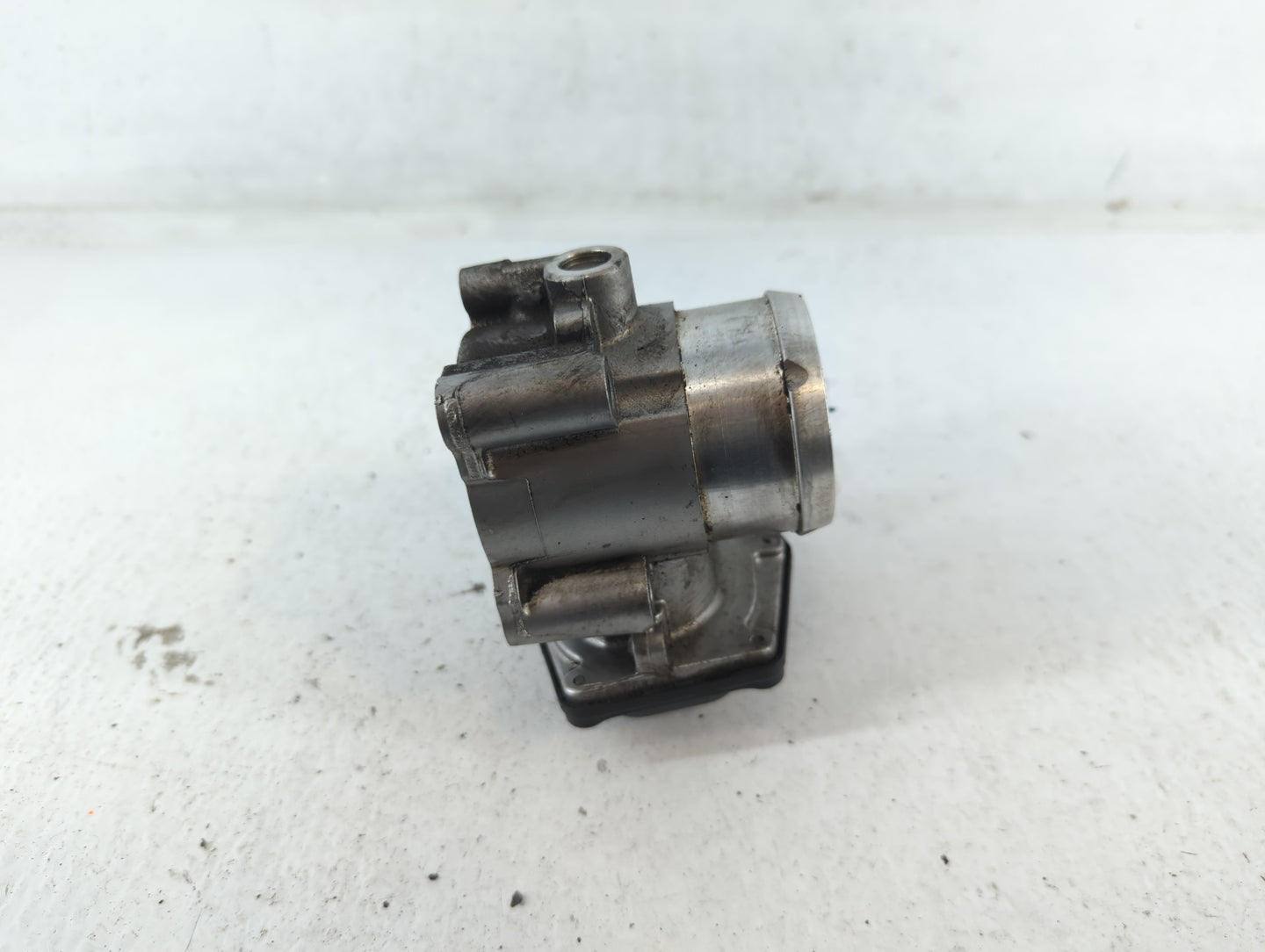 2017-2019 Ford Escape Throttle Body P/N:G-9F991-CA B18 017 5370 Fits Fits 2014 2015 2016 2017 2018 2019 2020 OEM Used Auto P