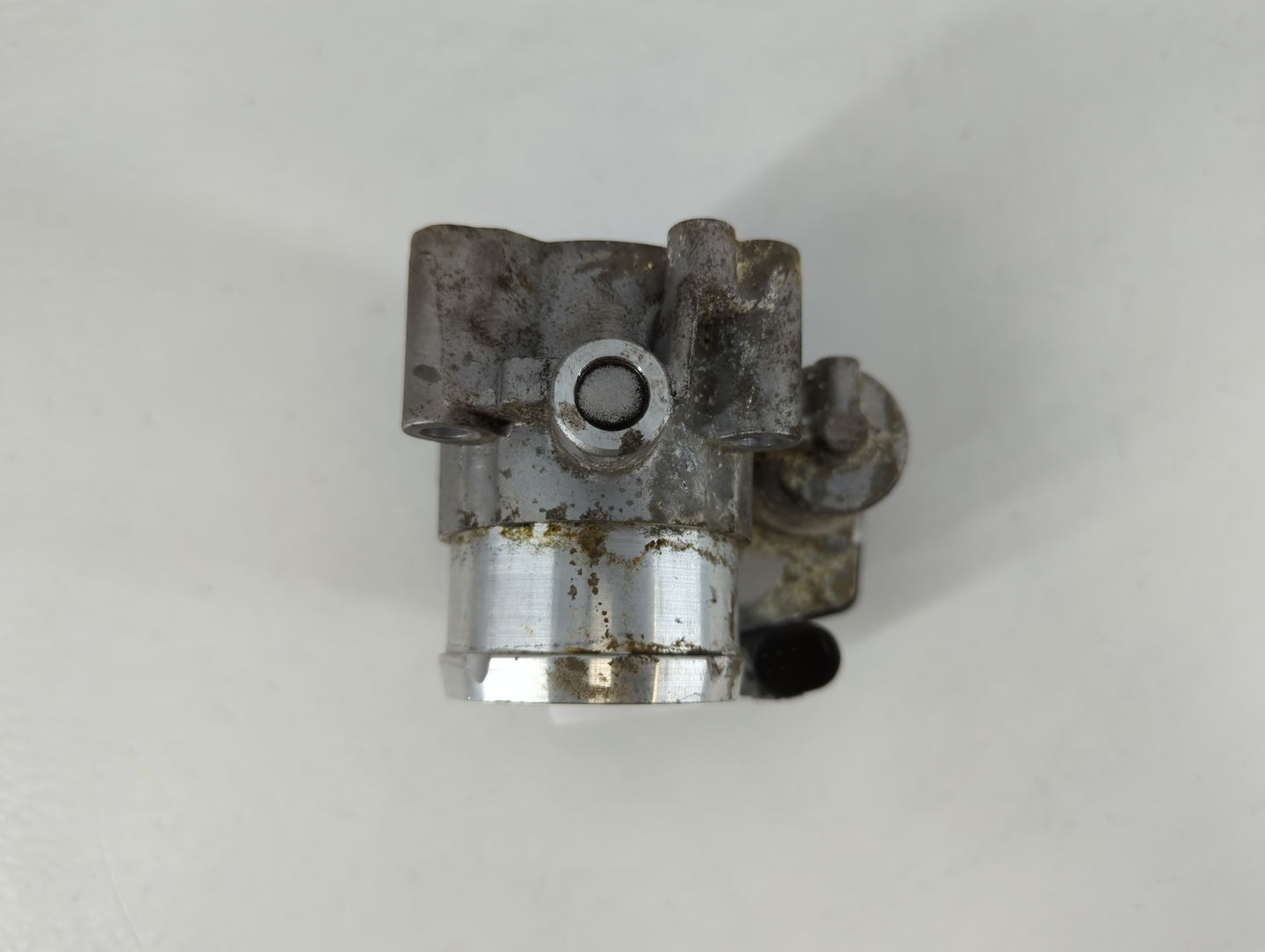 2017-2019 Ford Escape Throttle Body P/N:DS7G-9F991-BB B18 117 4983 Fits Fits 2014 2015 2016 2017 2018 2019 2020 OEM Used Aut