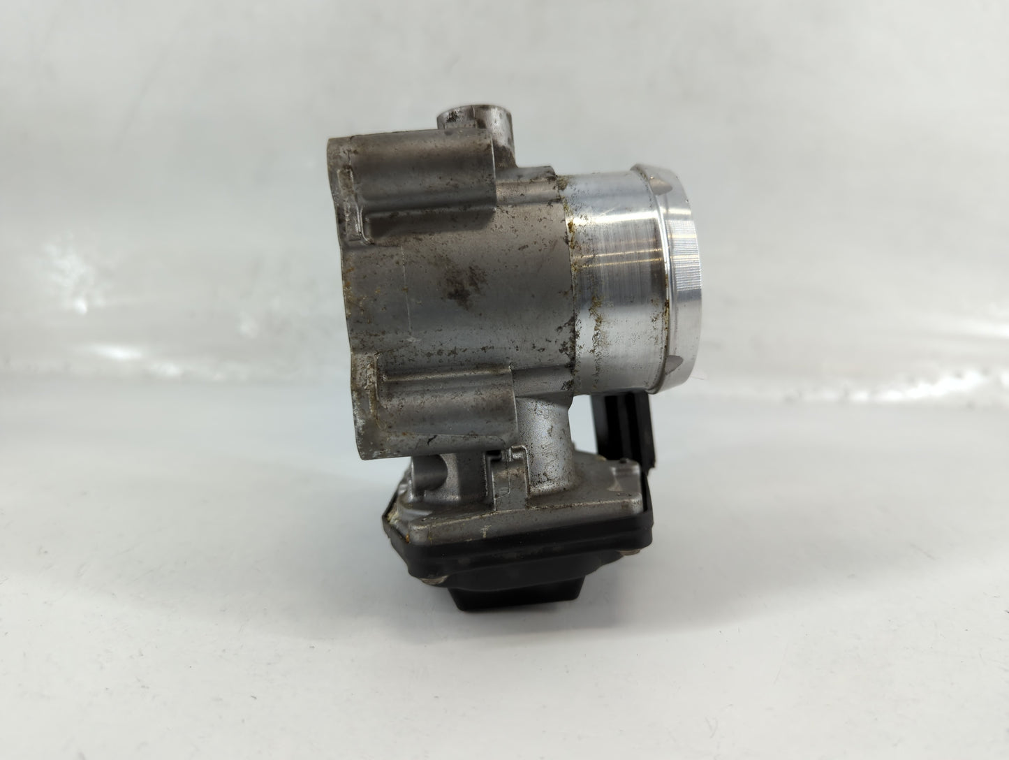 2017-2019 Ford Escape Throttle Body P/N:DS7G-9F991-BB B18 117 4983 Fits Fits 2014 2015 2016 2017 2018 2019 2020 OEM Used Aut