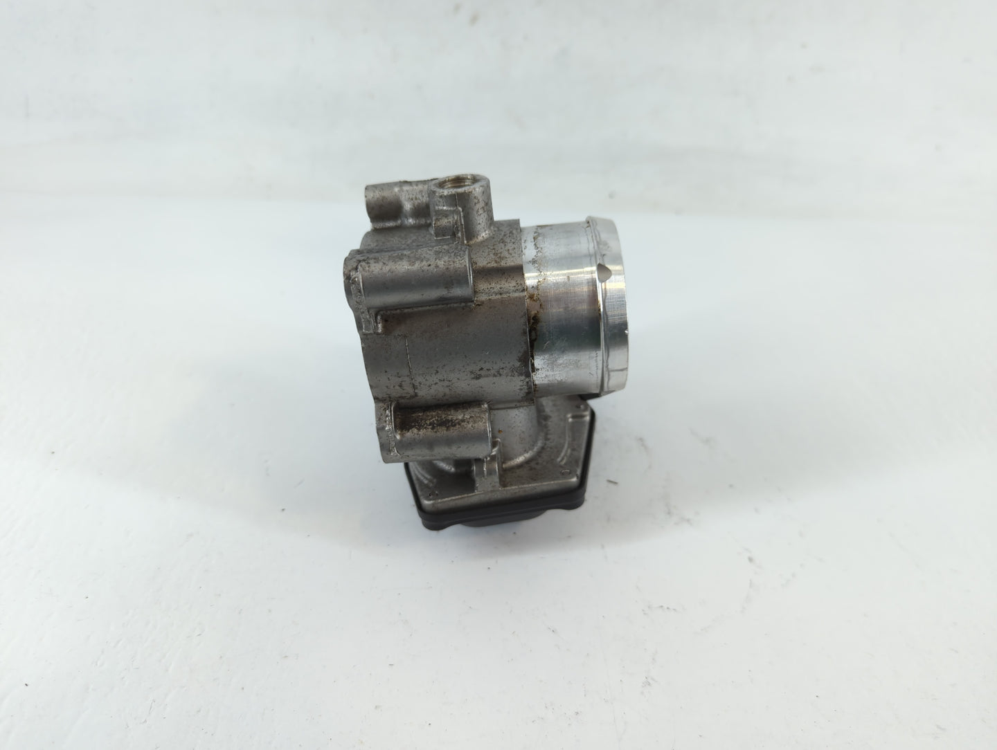 2017-2019 Ford Escape Throttle Body P/N:DS7G-9F991-BB B18 117 4983 Fits Fits 2014 2015 2016 2017 2018 2019 2020 OEM Used Aut
