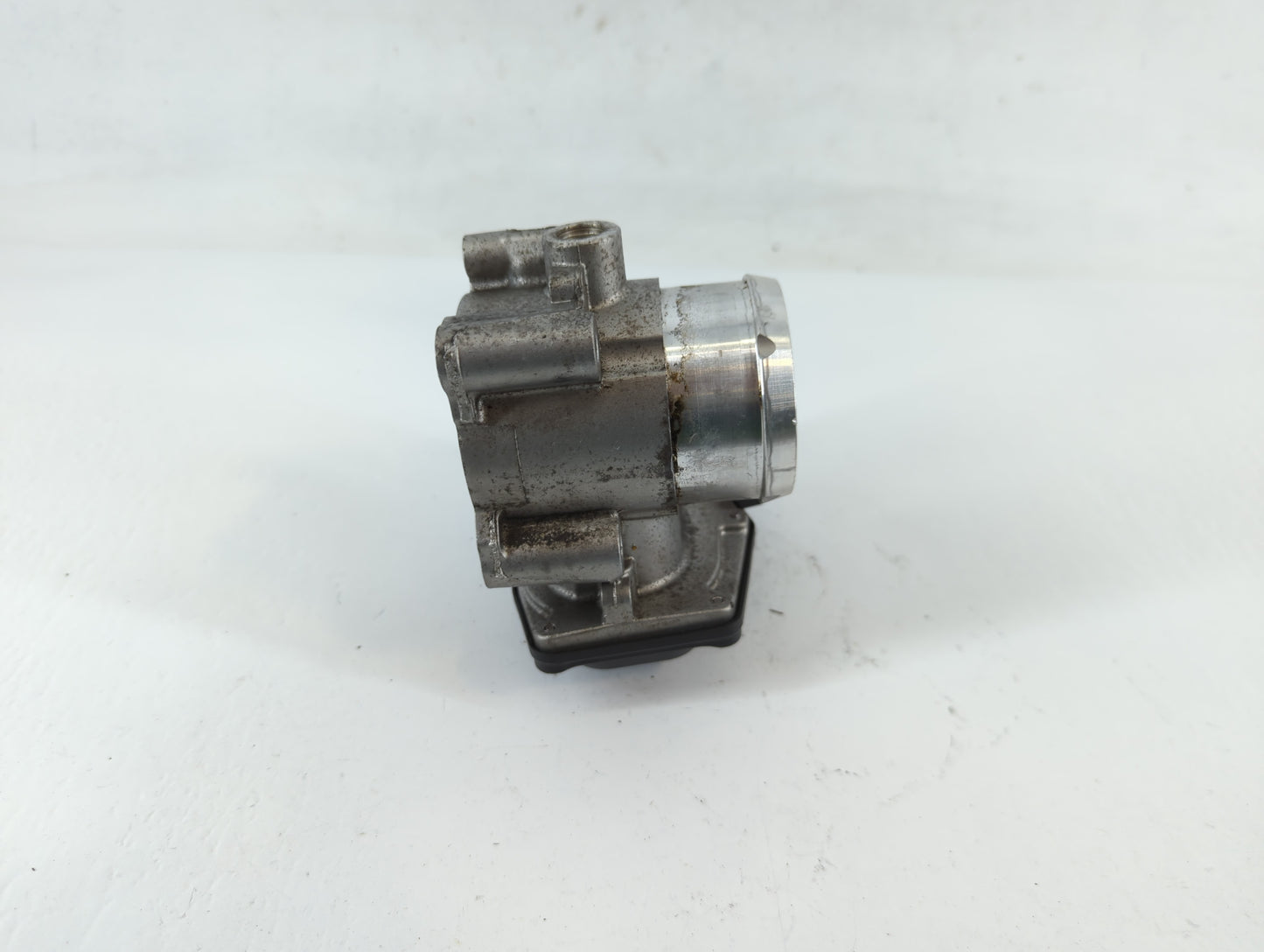 2017-2019 Ford Escape Throttle Body P/N:DS7G-9F991-BB B18 117 4983 Fits Fits 2014 2015 2016 2017 2018 2019 2020 OEM Used Aut