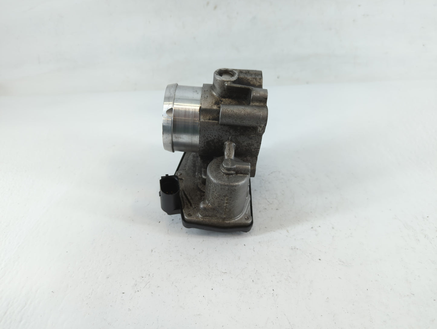 2017-2019 Ford Escape Throttle Body P/N:DS7G-9F991-BB B18 117 4983 Fits Fits 2014 2015 2016 2017 2018 2019 2020 OEM Used Aut