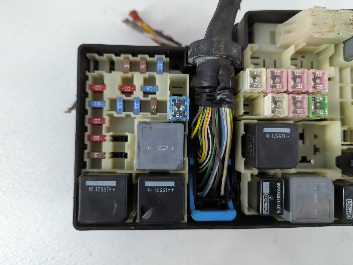 2018 Ford Escape Fusebox Fuse Box Panel Relay Module P/N:AV6T-14A142-AB E00027328 Fits OEM Used Auto Parts - Oemusedautopart