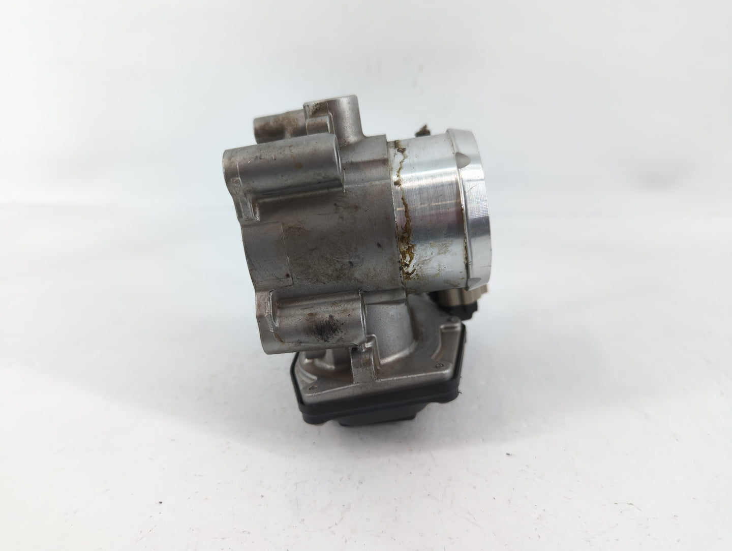 2017-2019 Ford Escape Throttle Body P/N:DS7G-9F991-BB B18 117 4983 Fits Fits 2014 2015 2016 2017 2018 2019 2020 OEM Used Aut