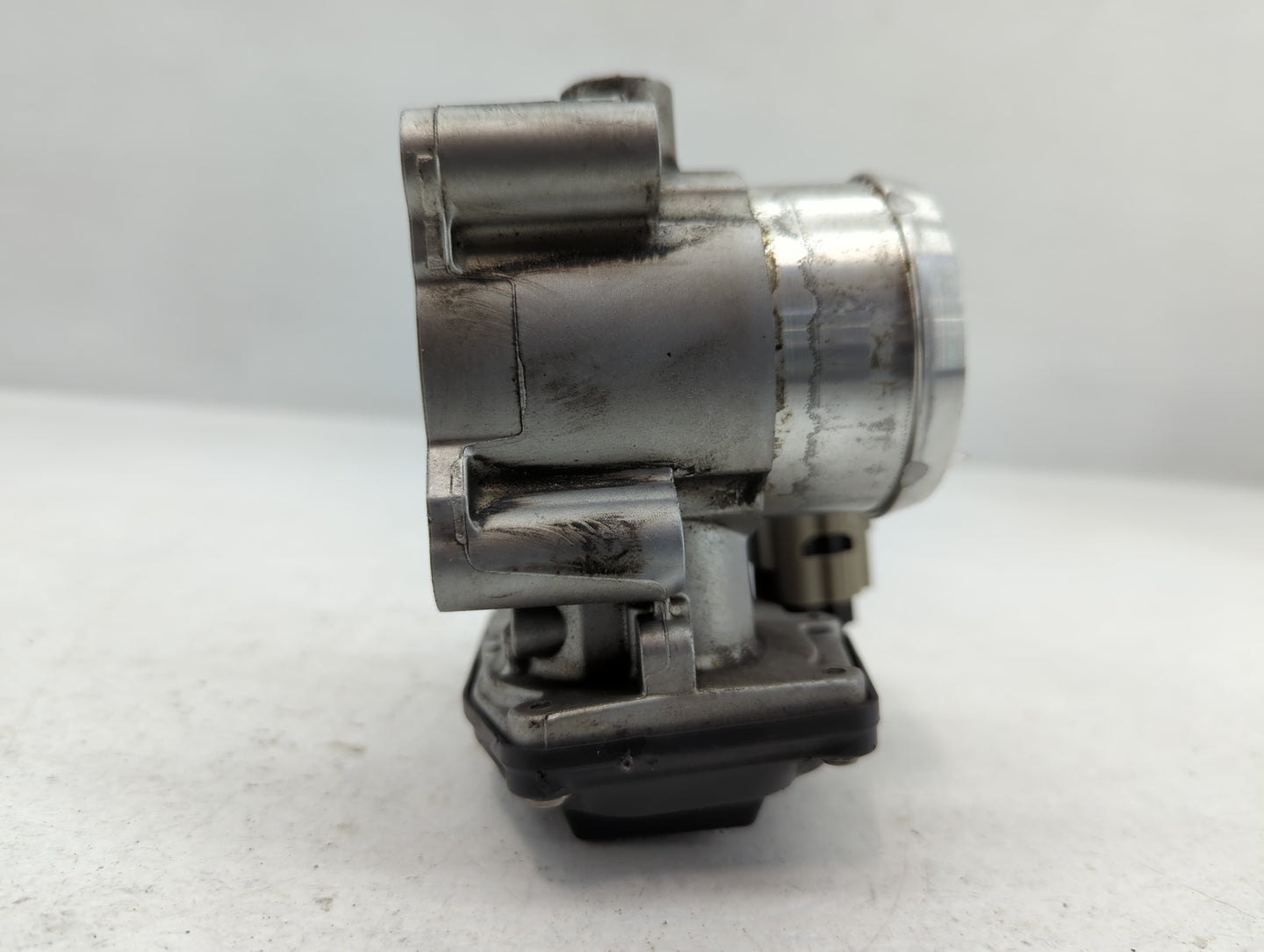 2017-2019 Ford Escape Throttle Body P/N:DS7G-9F991-BB B18 117 4983 Fits Fits 2014 2015 2016 2017 2018 2019 2020 OEM Used Aut
