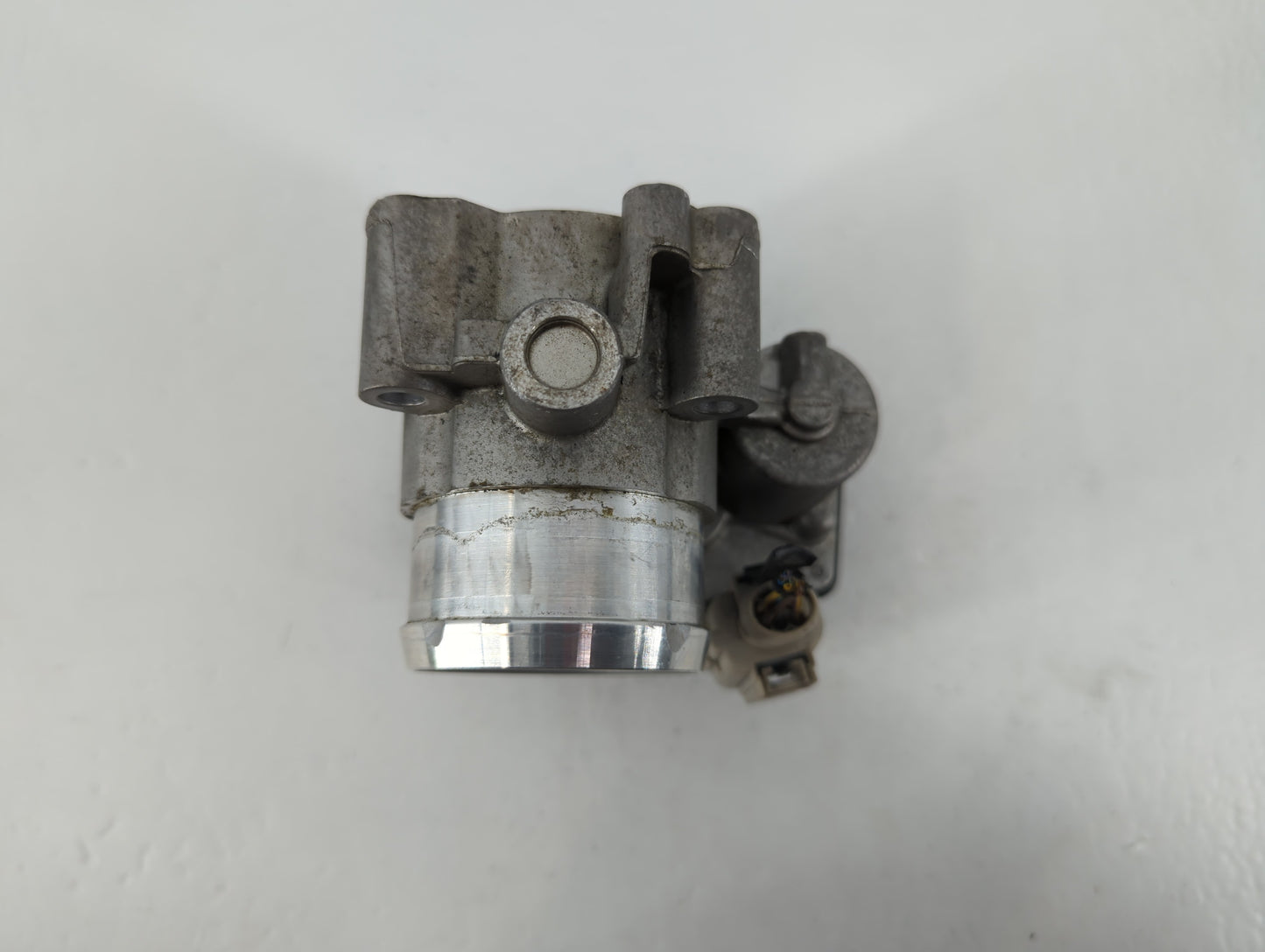 2017-2019 Ford Escape Throttle Body P/N:DS7G-9F991-BB B18 117 4983 Fits Fits 2014 2015 2016 2017 2018 2019 2020 OEM Used Aut