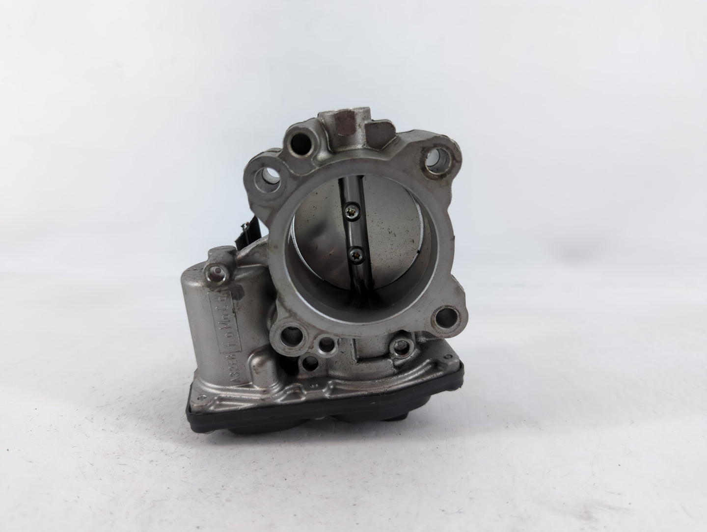 2017-2019 Ford Escape Throttle Body P/N:DS7G-9F991-BB B18 117 4983 Fits Fits 2014 2015 2016 2017 2018 2019 2020 OEM Used Aut
