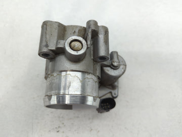 2017-2019 Ford Escape Throttle Body P/N:B18 087 4128 DS7G-9F991-CA Fits Fits 2014 2015 2016 2017 2018 2019 2020 2021 2022 OEM Used Auto Parts