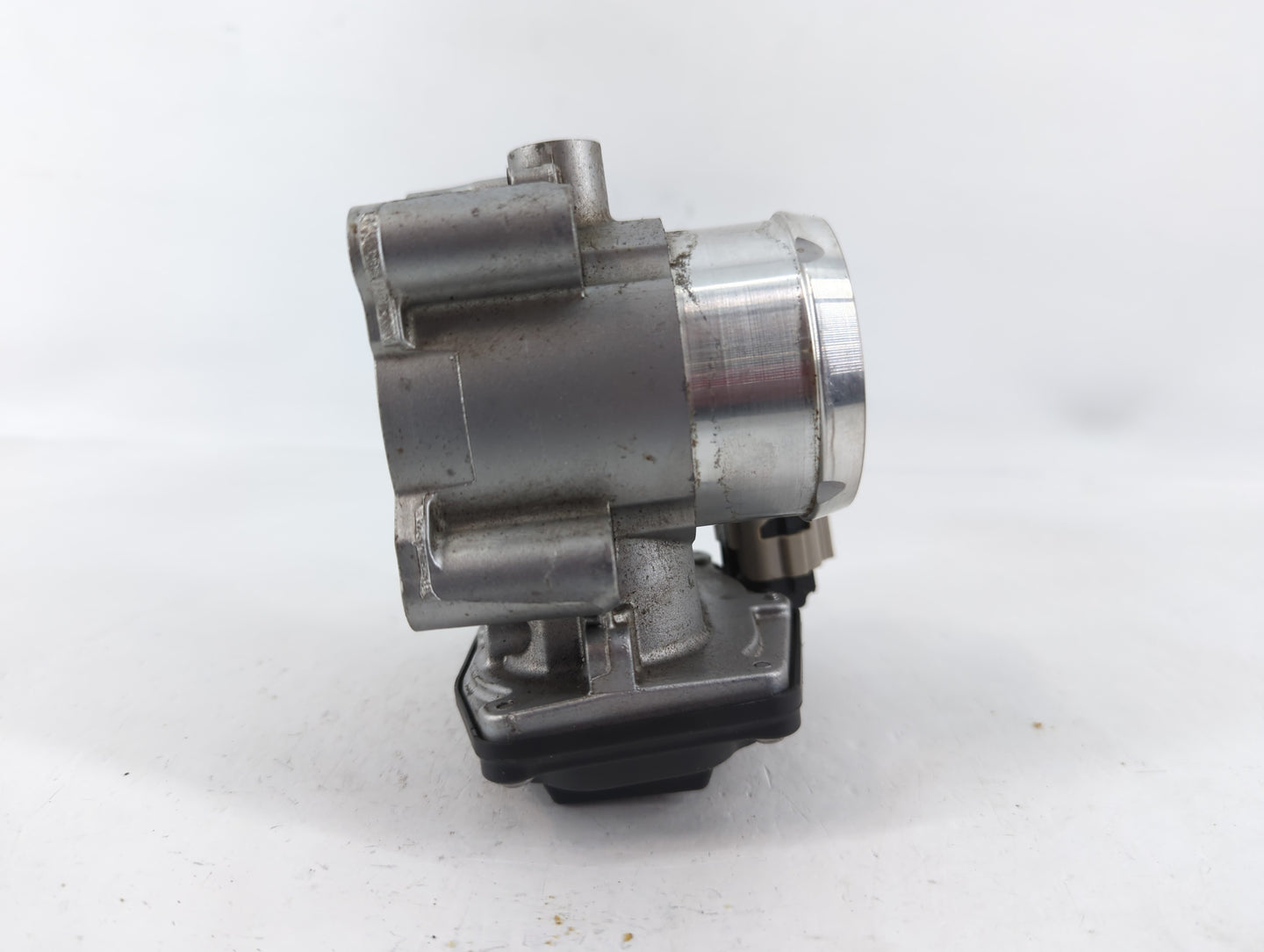 2017-2019 Ford Escape Throttle Body P/N:DS7G-9F991-BB B18 117 4983 Fits Fits 2014 2015 2016 2017 2018 2019 2020 OEM Used Aut