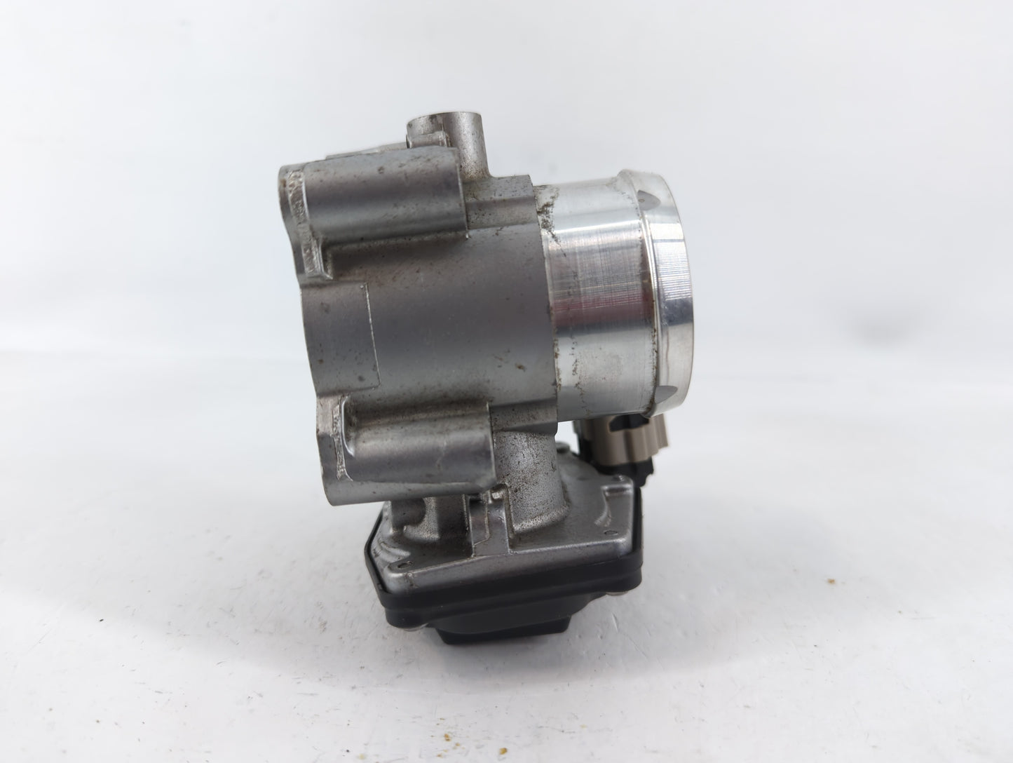 2017-2019 Ford Escape Throttle Body P/N:DS7G-9F991-BB B18 117 4983 Fits Fits 2014 2015 2016 2017 2018 2019 2020 OEM Used Aut