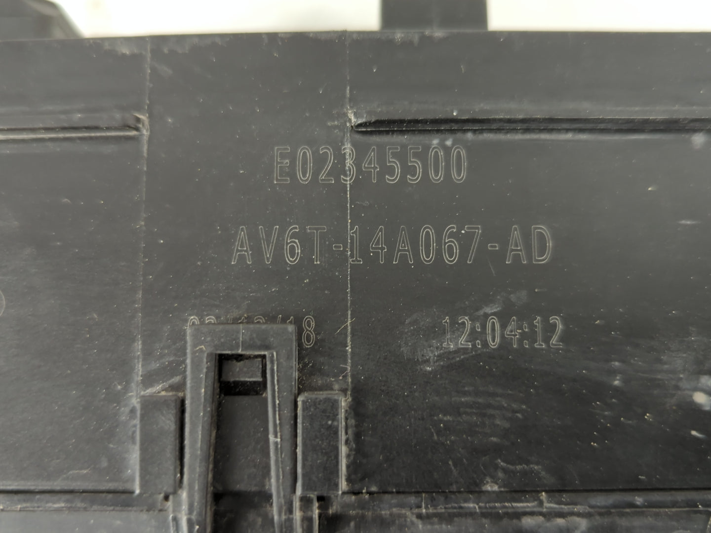 2018 Ford Escape Fusebox Fuse Box Panel Relay Module P/N:AV6T-14A142-AB E00027328 Fits OEM Used Auto Parts - Oemusedautopart